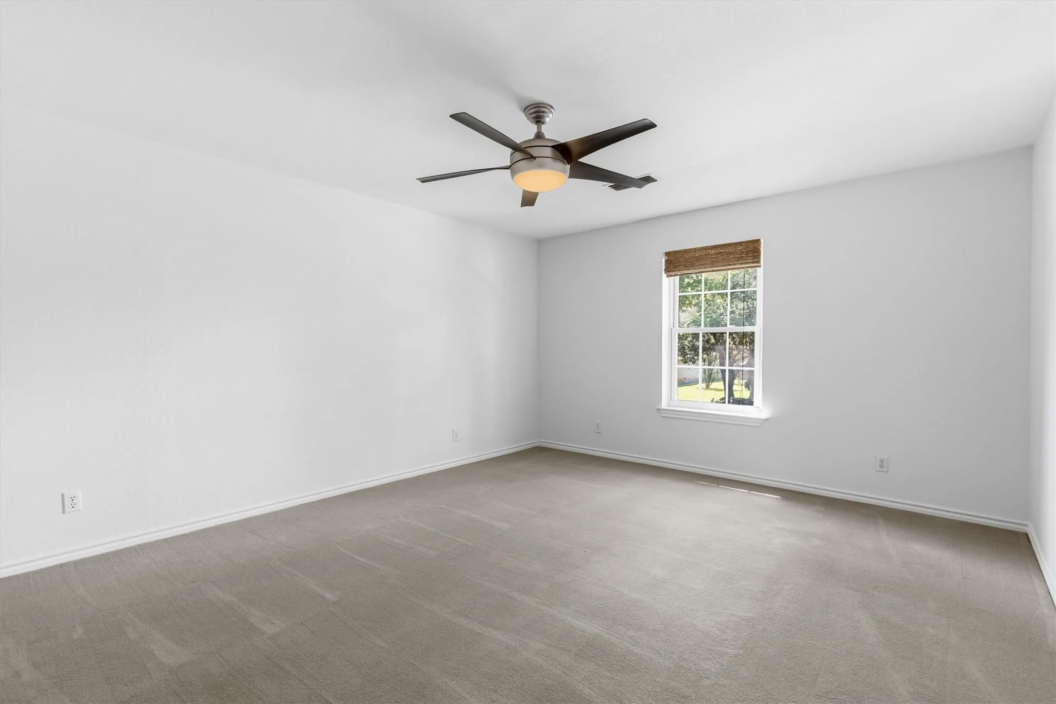 Townhouse For Sale in Dallas County , 3741 Weeburn Drive, Dallas, Texas 75229, 4 Bedroom, 3 Bathroom, 2 Garage spaces, 2,736 Sqft, built in 1970, mls#21381472, Real Estate Agent in Dallas, Homes For Sale in Dallas county, Homes For Sale in Dallas, Realtor in Dallas Texas, Real Estate Brokerage Independent Realty Texas, Luminita Cordes Realtor