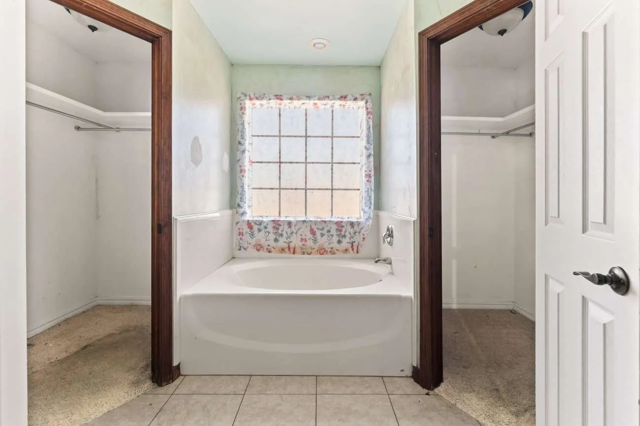 Single Family Residence For Sale in Randall County , 4218 Ross Street, Amarillo, Texas 79118, 4 Bedroom, 2 Bathroom, 2 Garage spaces, 1,760 Sqft, built in 2005, mls#21383206, Real Estate Agent in Amarillo, Homes For Sale in Randall county, Homes For Sale in Amarillo, Realtor in Amarillo Texas, Real Estate Brokerage Independent Realty Texas, Luminita Cordes Realtor