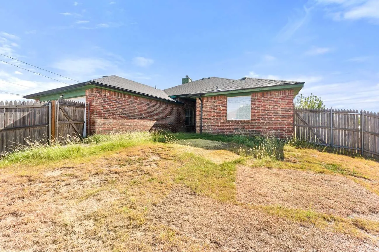Single Family Residence For Sale in Randall County , 4218 Ross Street, Amarillo, Texas 79118, 4 Bedroom, 2 Bathroom, 2 Garage spaces, 1,760 Sqft, built in 2005, mls#21383206, Real Estate Agent in Amarillo, Homes For Sale in Randall county, Homes For Sale in Amarillo, Realtor in Amarillo Texas, Real Estate Brokerage Independent Realty Texas, Luminita Cordes Realtor