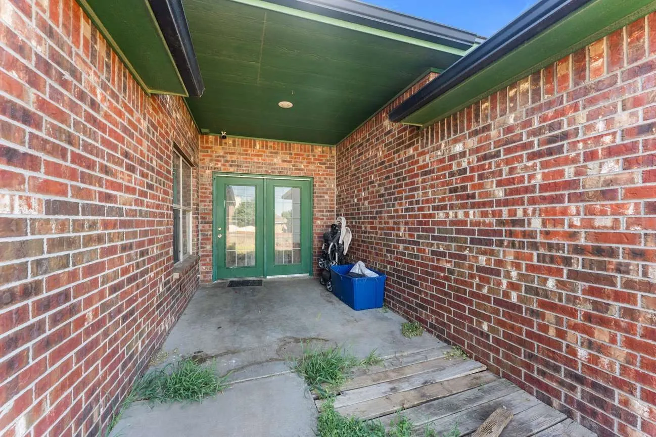 Single Family Residence For Sale in Randall County , 4218 Ross Street, Amarillo, Texas 79118, 4 Bedroom, 2 Bathroom, 2 Garage spaces, 1,760 Sqft, built in 2005, mls#21383206, Real Estate Agent in Amarillo, Homes For Sale in Randall county, Homes For Sale in Amarillo, Realtor in Amarillo Texas, Real Estate Brokerage Independent Realty Texas, Luminita Cordes Realtor