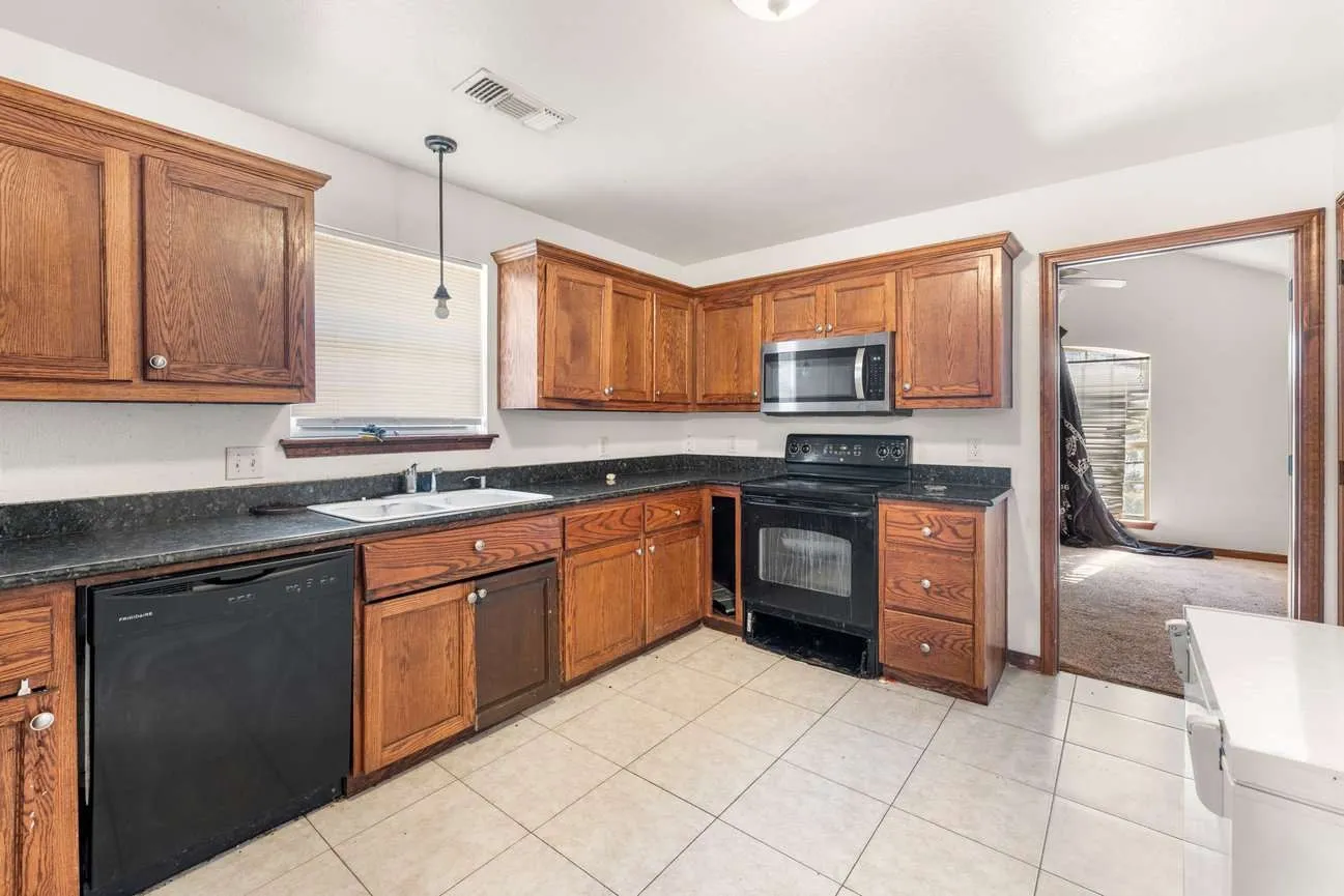 Single Family Residence For Sale in Randall County , 4218 Ross Street, Amarillo, Texas 79118, 4 Bedroom, 2 Bathroom, 2 Garage spaces, 1,760 Sqft, built in 2005, mls#21383206, Real Estate Agent in Amarillo, Homes For Sale in Randall county, Homes For Sale in Amarillo, Realtor in Amarillo Texas, Real Estate Brokerage Independent Realty Texas, Luminita Cordes Realtor