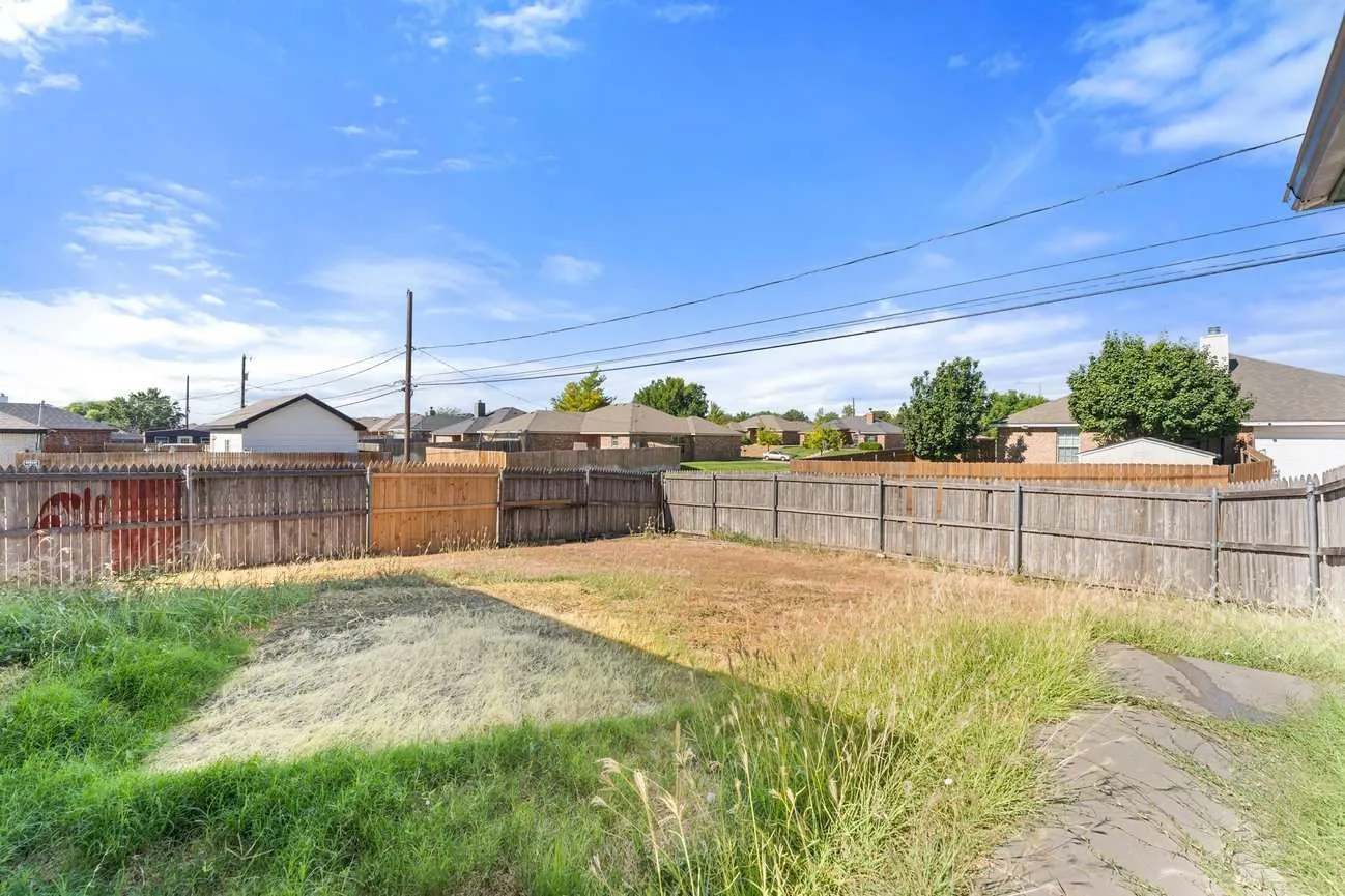 Single Family Residence For Sale in Randall County , 4218 Ross Street, Amarillo, Texas 79118, 4 Bedroom, 2 Bathroom, 2 Garage spaces, 1,760 Sqft, built in 2005, mls#21383206, Real Estate Agent in Amarillo, Homes For Sale in Randall county, Homes For Sale in Amarillo, Realtor in Amarillo Texas, Real Estate Brokerage Independent Realty Texas, Luminita Cordes Realtor