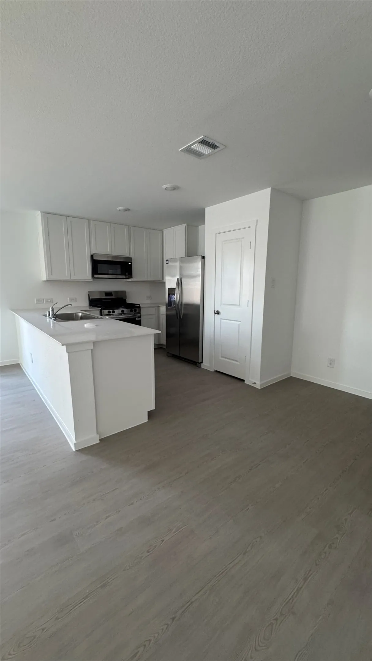 Single Family Residence For Rent in Tarrant County , 436 Sambal Drive, Fort Worth, Texas 76140, 4 Bedroom, 2 Bathroom, 2 Garage spaces, 2,047 Sqft, built in 2026, mls#21382584, Real Estate Agent in Fort Worth, Homes For Rent in Tarrant county, Homes For Rent in Fort Worth, Realtor in Fort Worth Texas, Real Estate Brokerage Independent Realty Texas, Luminita Cordes Realtor