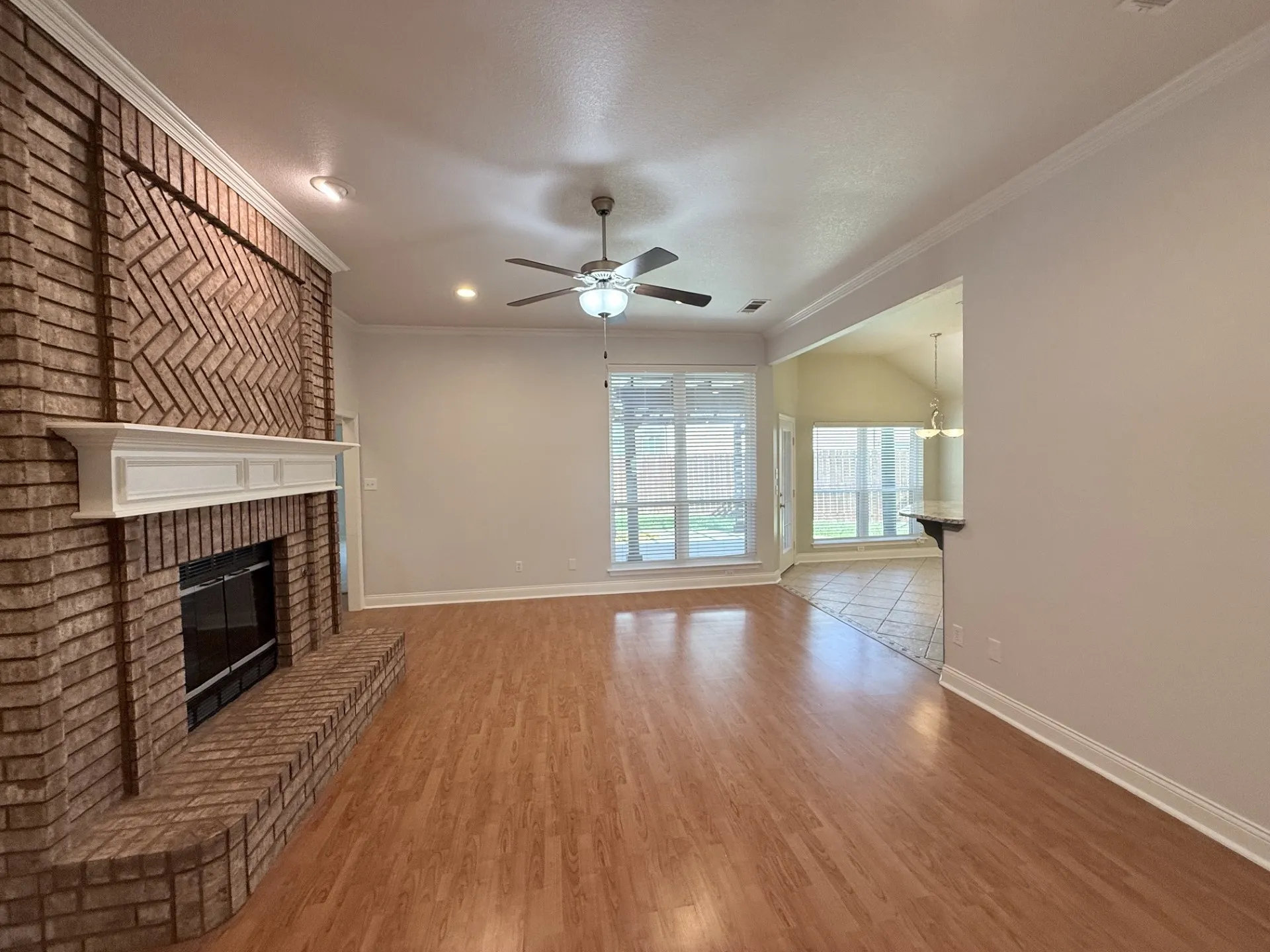 Single Family Residence For Rent in Tarrant County , 2749 Crystal Glenn Circle, Hurst, Texas 76054, 3 Bedroom, 2 Bathroom, 2 Garage spaces, 1,908 Sqft, built in 1996, mls#21383110, Real Estate Agent in Hurst, Homes For Rent in Tarrant county, Homes For Rent in Hurst, Realtor in Hurst Texas, Real Estate Brokerage Independent Realty Texas, Luminita Cordes Realtor