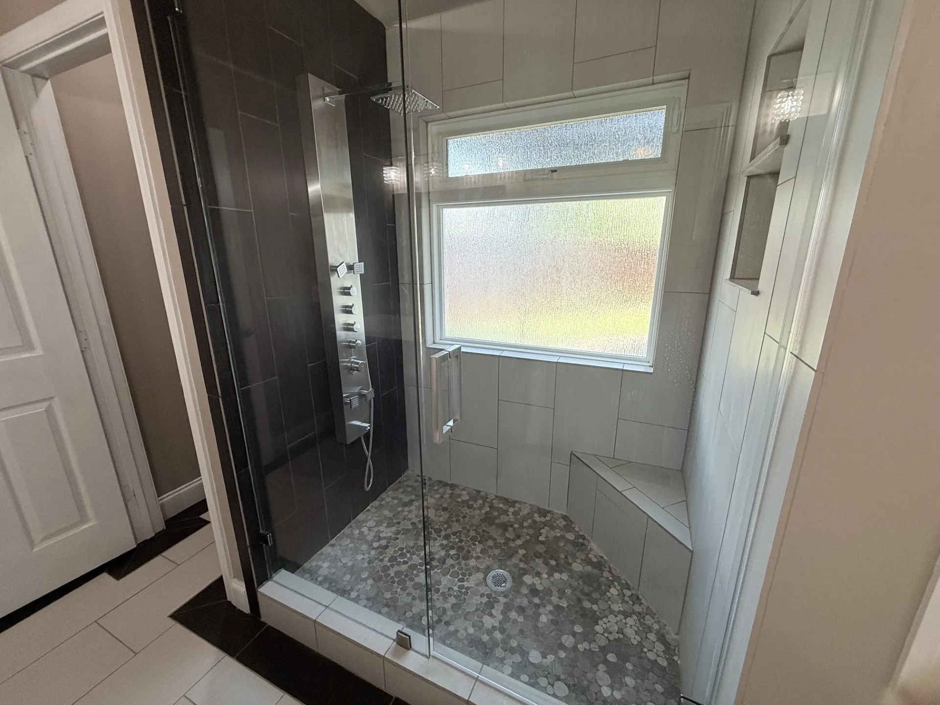 Single Family Residence For Rent in Tarrant County , 2749 Crystal Glenn Circle, Hurst, Texas 76054, 3 Bedroom, 2 Bathroom, 2 Garage spaces, 1,908 Sqft, built in 1996, mls#21383110, Real Estate Agent in Hurst, Homes For Rent in Tarrant county, Homes For Rent in Hurst, Realtor in Hurst Texas, Real Estate Brokerage Independent Realty Texas, Luminita Cordes Realtor