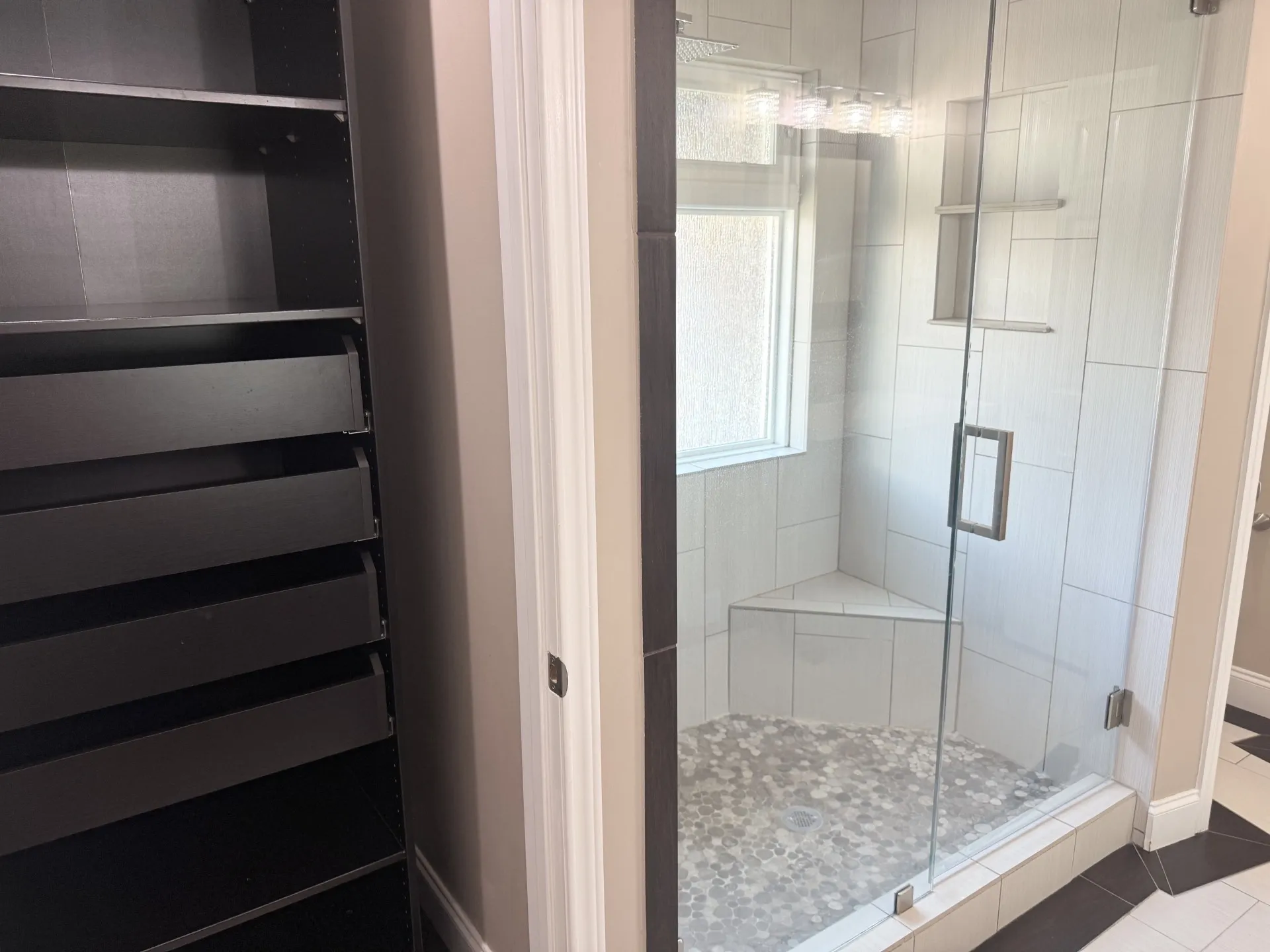 Single Family Residence For Rent in Tarrant County , 2749 Crystal Glenn Circle, Hurst, Texas 76054, 3 Bedroom, 2 Bathroom, 2 Garage spaces, 1,908 Sqft, built in 1996, mls#21383110, Real Estate Agent in Hurst, Homes For Rent in Tarrant county, Homes For Rent in Hurst, Realtor in Hurst Texas, Real Estate Brokerage Independent Realty Texas, Luminita Cordes Realtor