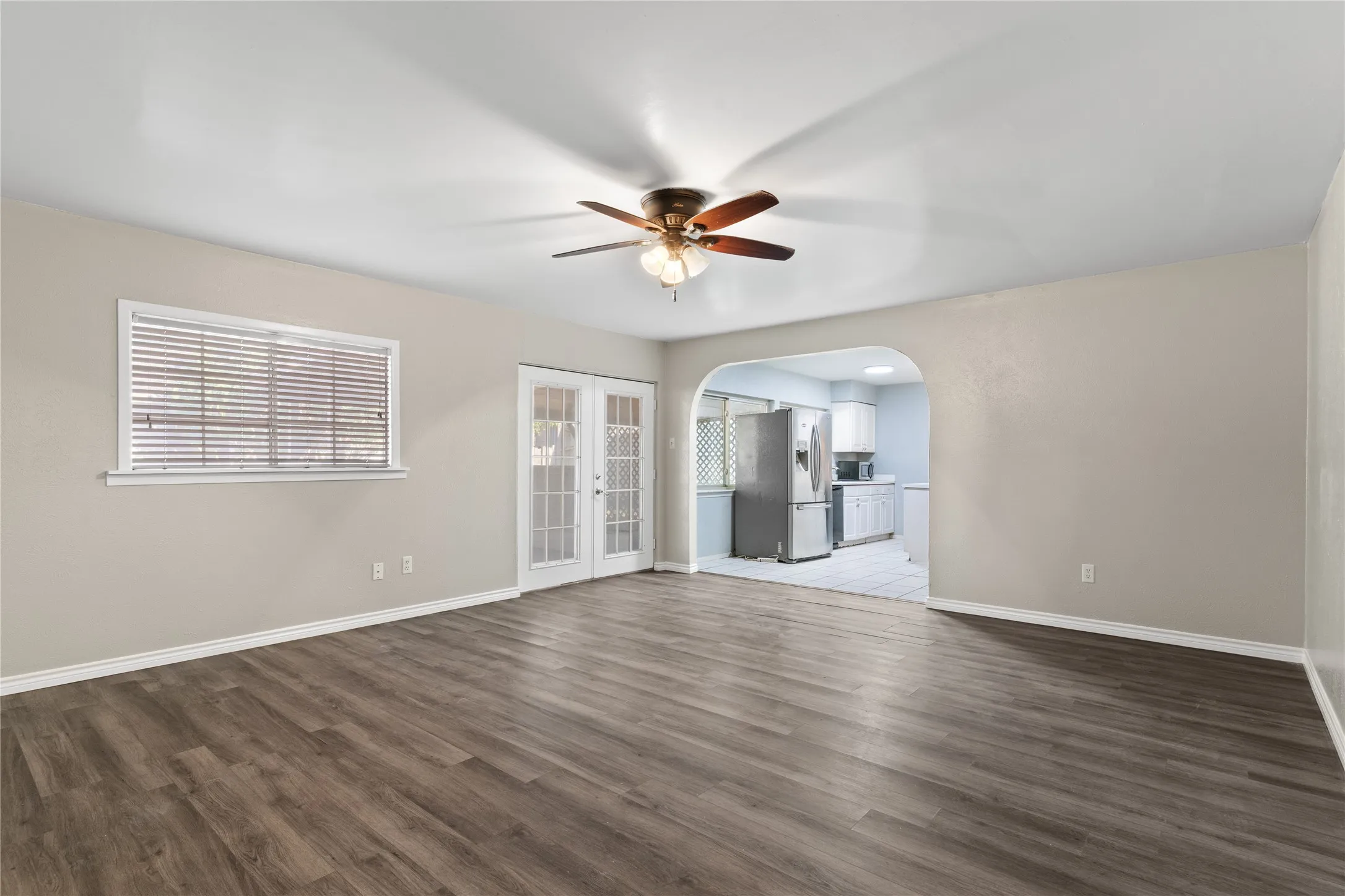 Single Family Residence For Sale in Dallas County , 2200 Etain Road, Irving, Texas 75060, 3 Bedroom, 2 Bathroom, 1 Garage spaces, 1,134 Sqft, built in 1972, mls#21378979, Real Estate Agent in Irving, Homes For Sale in Dallas county, Homes For Sale in Irving, Realtor in Irving Texas, Real Estate Brokerage Independent Realty Texas, Luminita Cordes Realtor