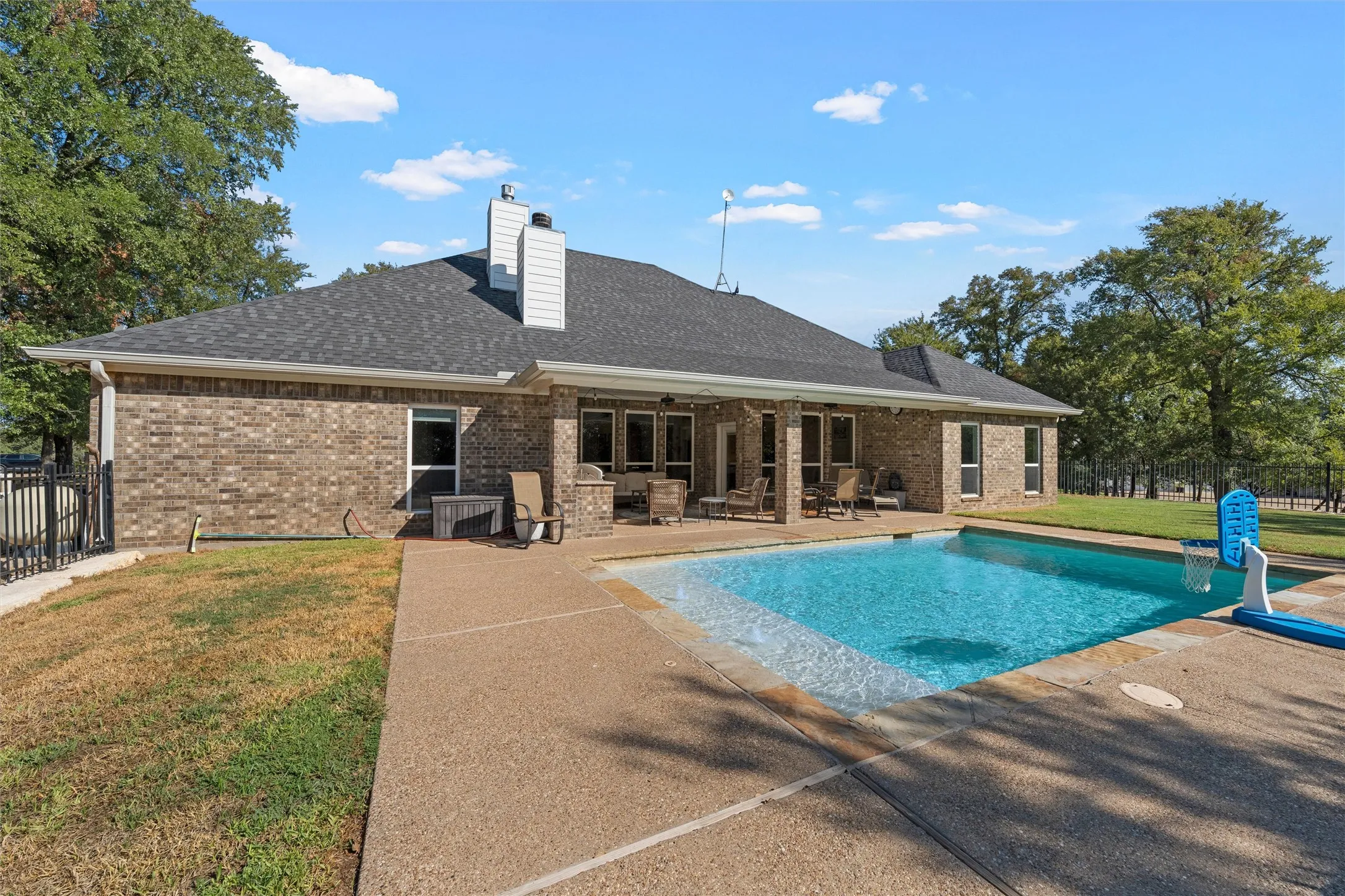 Single Family Residence For Sale in Mc Lennan County , 580 Whispering Oaks, China Spring, Texas 76633, 4 Bedroom, 3 Bathroom, 2 Garage spaces, 2,407 Sqft, built in 2017, mls#21383135, Real Estate Agent in China Spring, Homes For Sale in Mc Lennan county, Homes For Sale in China Spring, Realtor in China Spring Texas, Real Estate Brokerage Independent Realty Texas, Luminita Cordes Realtor