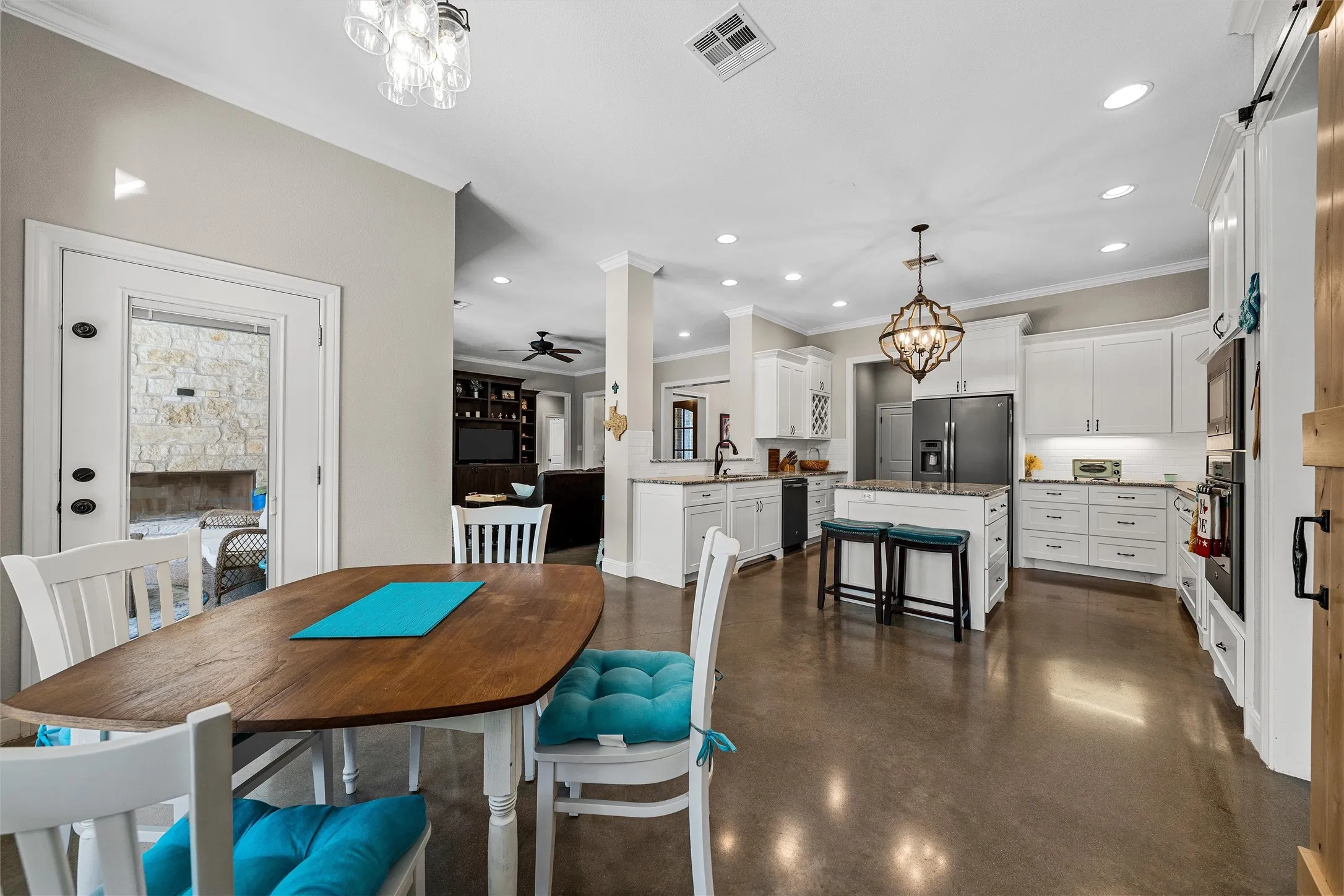 Single Family Residence For Sale in Mc Lennan County , 580 Whispering Oaks, China Spring, Texas 76633, 4 Bedroom, 3 Bathroom, 2 Garage spaces, 2,407 Sqft, built in 2017, mls#21383135, Real Estate Agent in China Spring, Homes For Sale in Mc Lennan county, Homes For Sale in China Spring, Realtor in China Spring Texas, Real Estate Brokerage Independent Realty Texas, Luminita Cordes Realtor