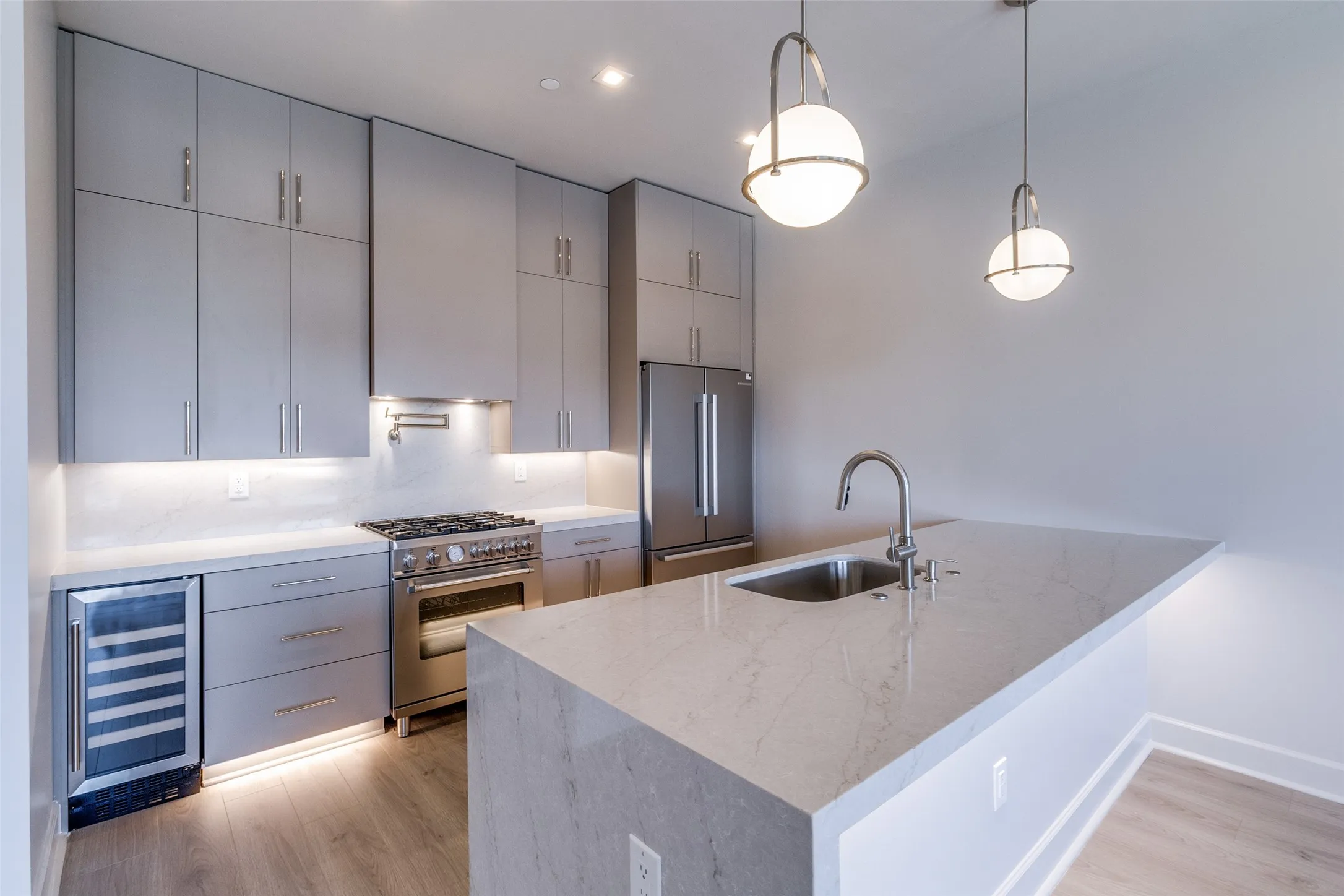 Condominium For Sale in Dallas County , 1900 S Ervay Street 310, Dallas, Texas 75215, 1 Bedroom, 2 Bathroom, 2 Garage spaces, 898 Sqft, built in 2026, mls#21383106, Real Estate Agent in Dallas, Homes For Sale in Dallas county, Homes For Sale in Dallas, Realtor in Dallas Texas, Real Estate Brokerage Independent Realty Texas, Luminita Cordes Realtor