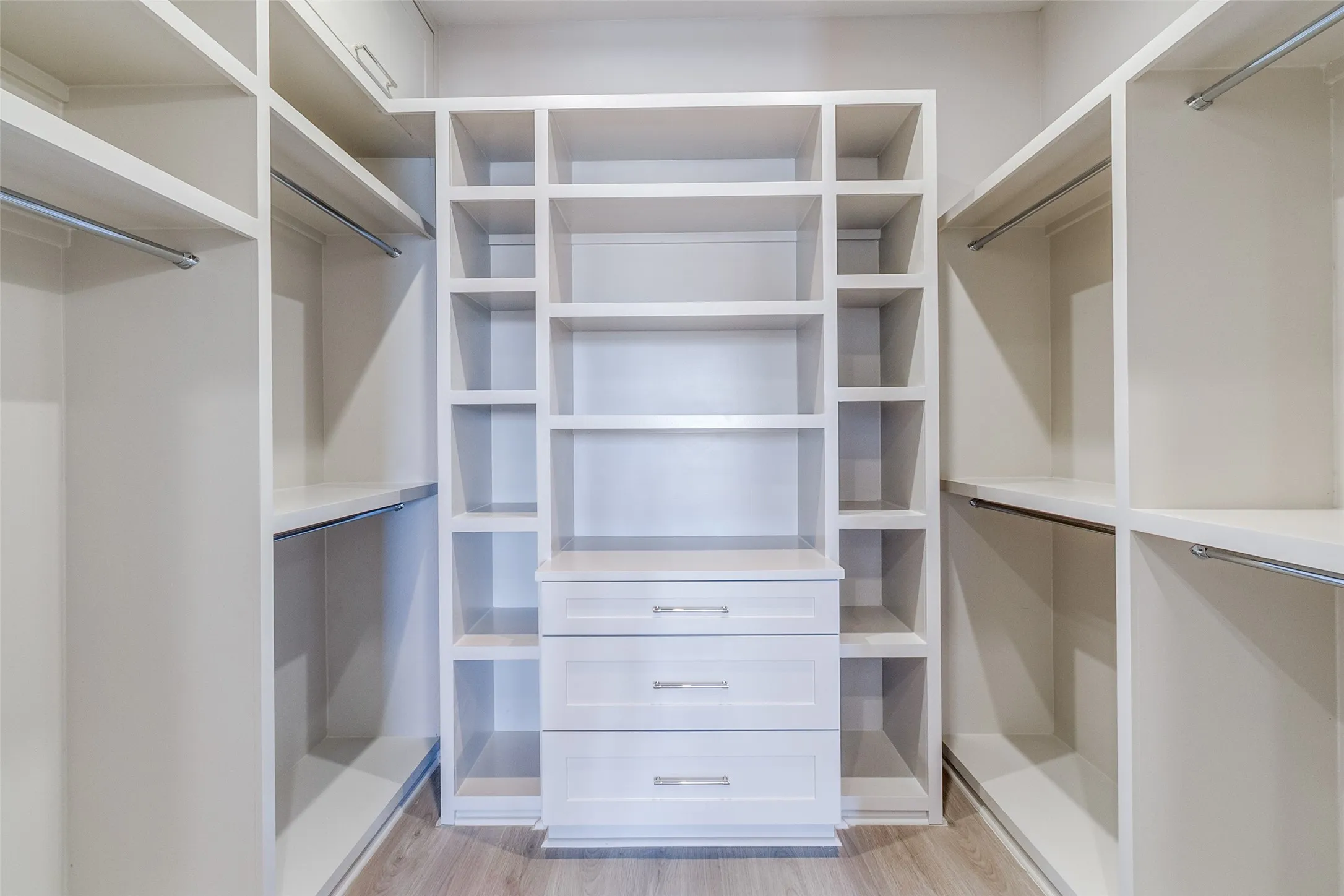 Condominium For Sale in Dallas County , 1900 S Ervay Street 310, Dallas, Texas 75215, 1 Bedroom, 2 Bathroom, 2 Garage spaces, 898 Sqft, built in 2026, mls#21383106, Real Estate Agent in Dallas, Homes For Sale in Dallas county, Homes For Sale in Dallas, Realtor in Dallas Texas, Real Estate Brokerage Independent Realty Texas, Luminita Cordes Realtor