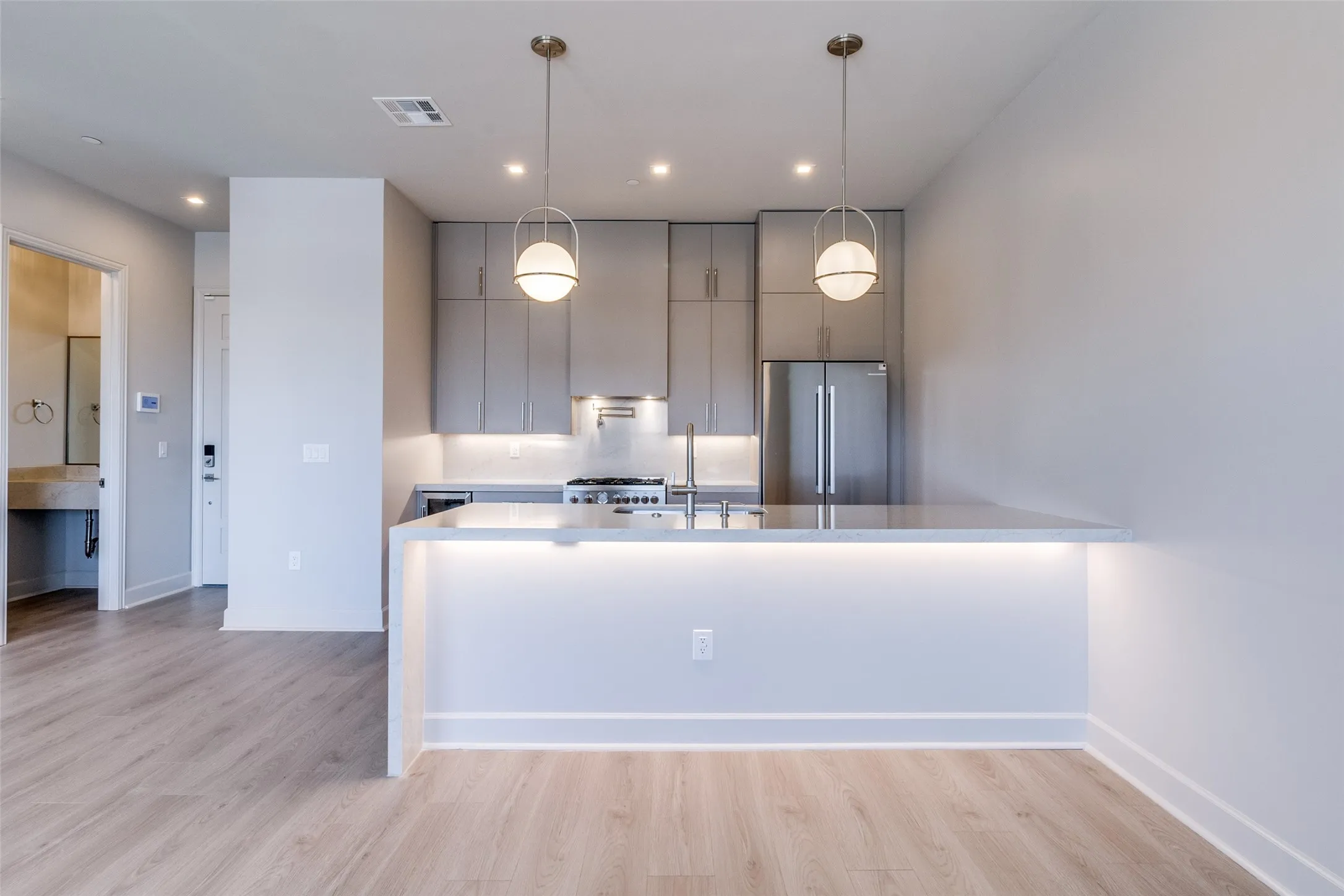 Condominium For Sale in Dallas County , 1900 S Ervay Street 310, Dallas, Texas 75215, 1 Bedroom, 2 Bathroom, 2 Garage spaces, 898 Sqft, built in 2026, mls#21383106, Real Estate Agent in Dallas, Homes For Sale in Dallas county, Homes For Sale in Dallas, Realtor in Dallas Texas, Real Estate Brokerage Independent Realty Texas, Luminita Cordes Realtor
