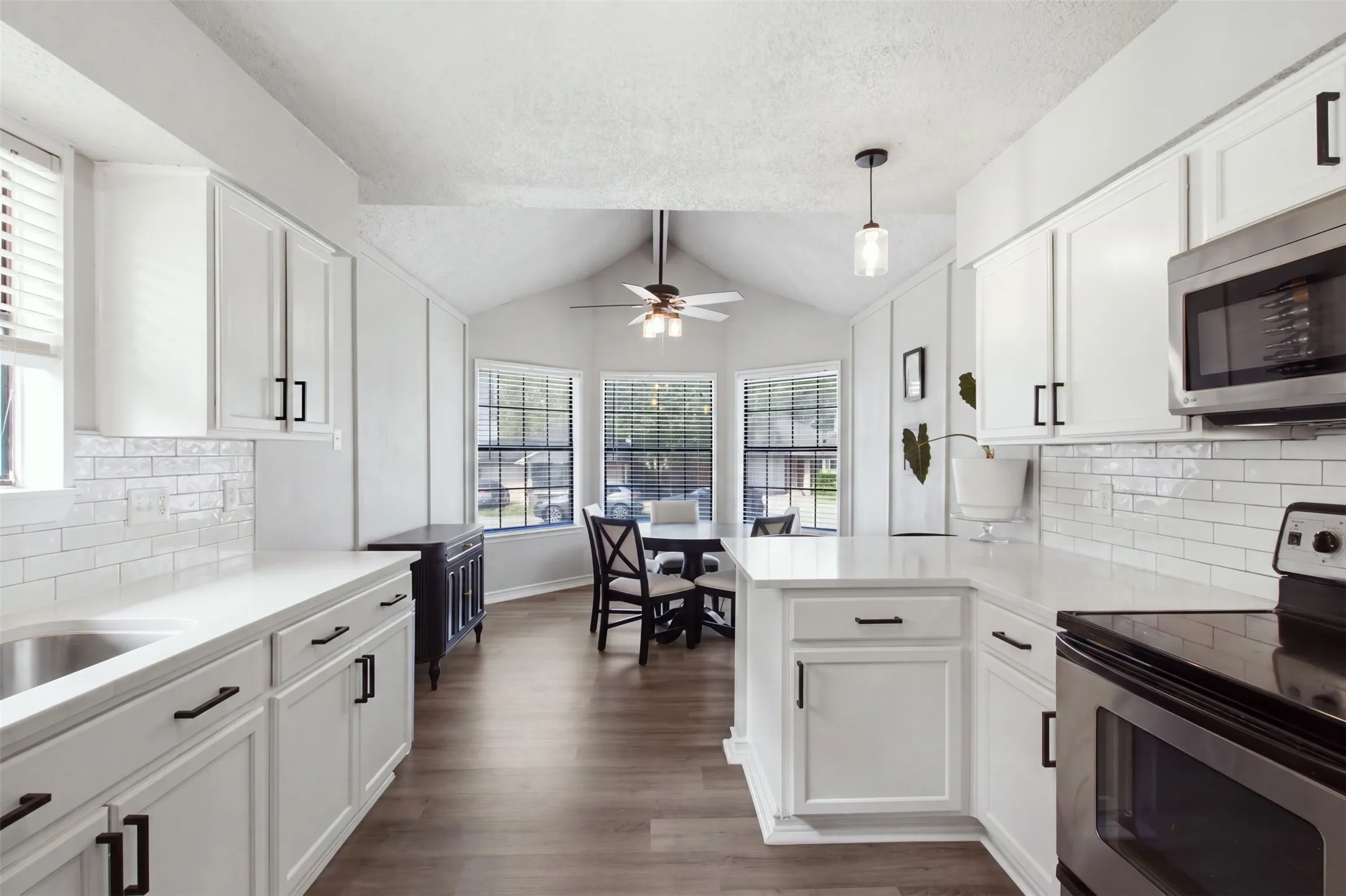 Single Family Residence For Sale in Tarrant County , 10117 Leatherwood Drive, Fort Worth, Texas 76108, 3 Bedroom, 2 Bathroom, 2 Garage spaces, 1,323 Sqft, built in 1987, mls#21381486, Real Estate Agent in Fort Worth, Homes For Sale in Tarrant county, Homes For Sale in Fort Worth, Realtor in Fort Worth Texas, Real Estate Brokerage Independent Realty Texas, Luminita Cordes Realtor