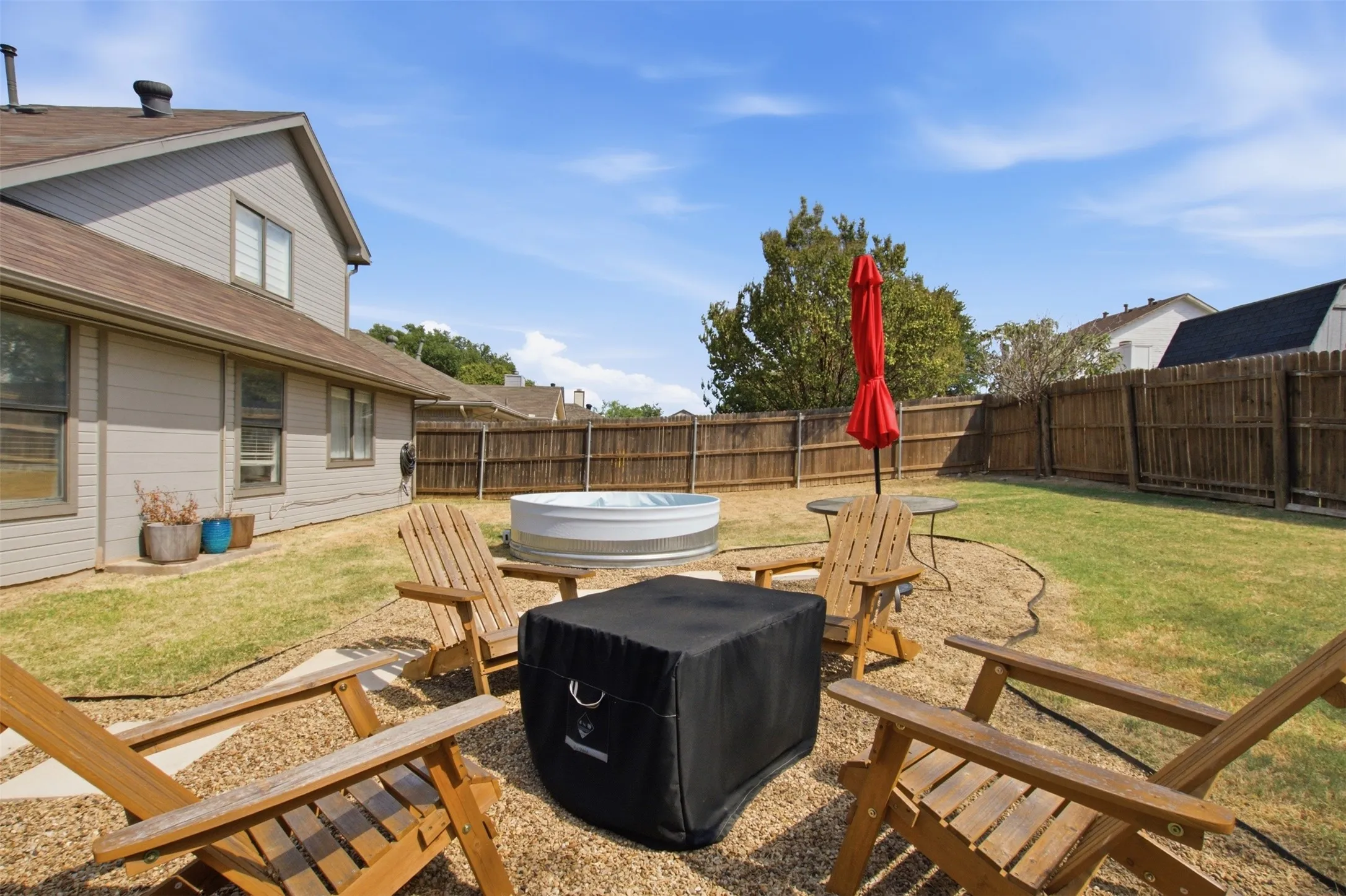 Single Family Residence For Sale in Tarrant County , 10117 Leatherwood Drive, Fort Worth, Texas 76108, 3 Bedroom, 2 Bathroom, 2 Garage spaces, 1,323 Sqft, built in 1987, mls#21381486, Real Estate Agent in Fort Worth, Homes For Sale in Tarrant county, Homes For Sale in Fort Worth, Realtor in Fort Worth Texas, Real Estate Brokerage Independent Realty Texas, Luminita Cordes Realtor