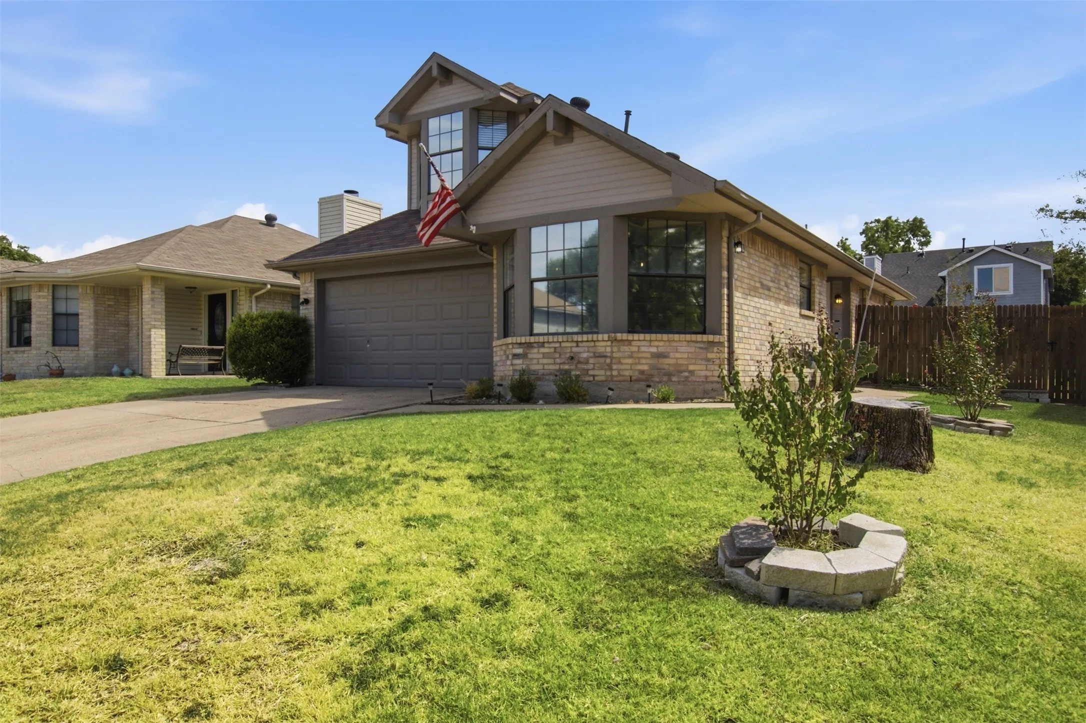 Single Family Residence For Sale in Tarrant County , 10117 Leatherwood Drive, Fort Worth, Texas 76108, 3 Bedroom, 2 Bathroom, 2 Garage spaces, 1,323 Sqft, built in 1987, mls#21381486, Real Estate Agent in Fort Worth, Homes For Sale in Tarrant county, Homes For Sale in Fort Worth, Realtor in Fort Worth Texas, Real Estate Brokerage Independent Realty Texas, Luminita Cordes Realtor