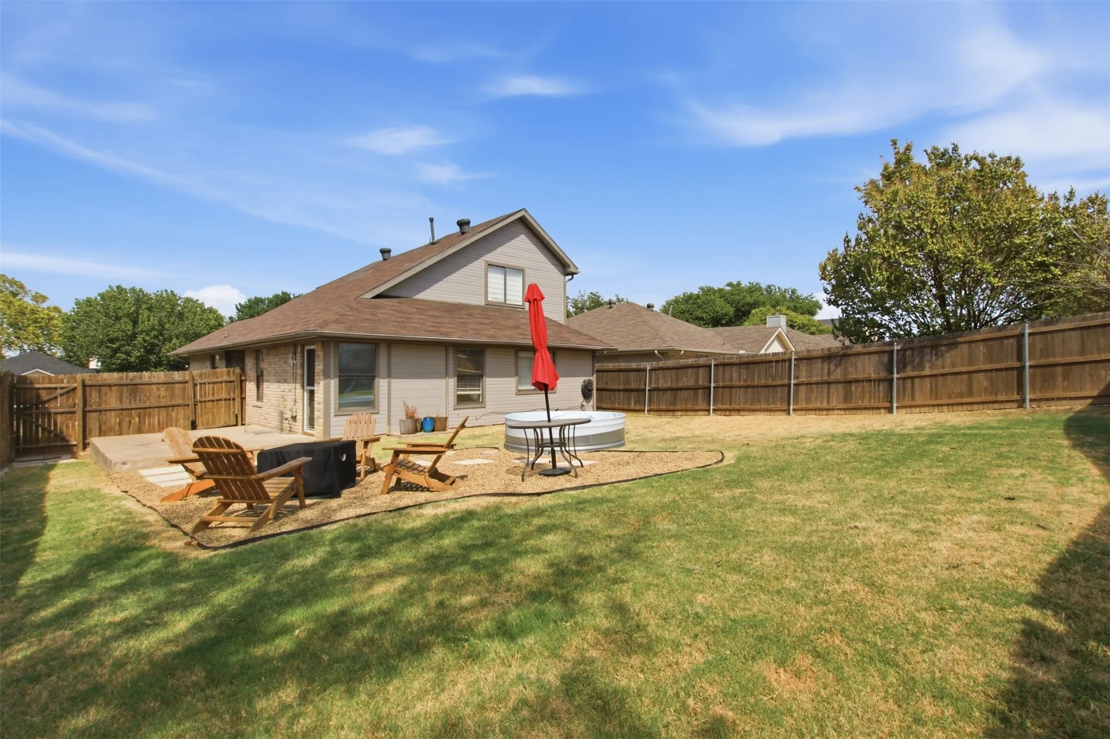 Single Family Residence For Sale in Tarrant County , 10117 Leatherwood Drive, Fort Worth, Texas 76108, 3 Bedroom, 2 Bathroom, 2 Garage spaces, 1,323 Sqft, built in 1987, mls#21381486, Real Estate Agent in Fort Worth, Homes For Sale in Tarrant county, Homes For Sale in Fort Worth, Realtor in Fort Worth Texas, Real Estate Brokerage Independent Realty Texas, Luminita Cordes Realtor