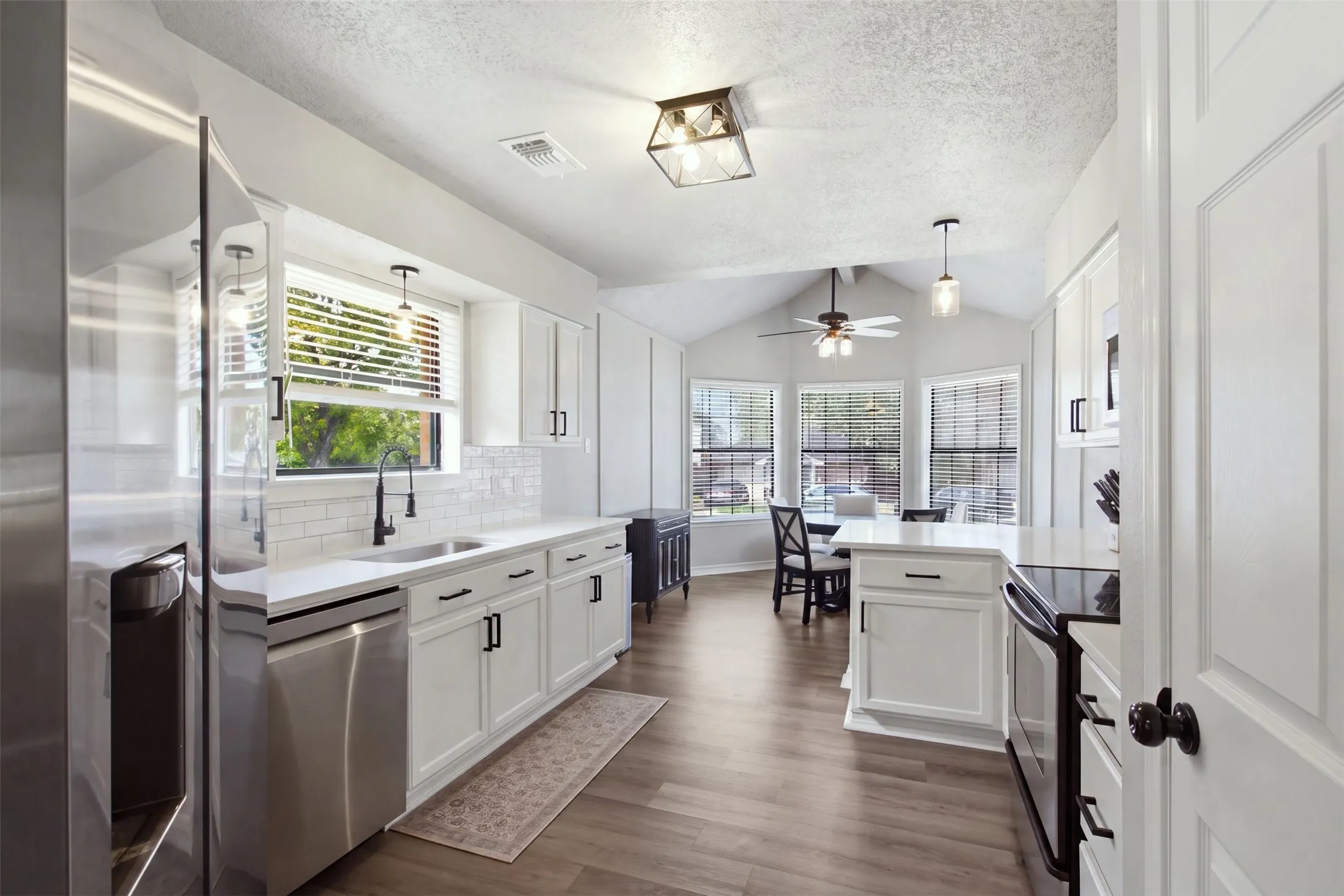 Single Family Residence For Sale in Tarrant County , 10117 Leatherwood Drive, Fort Worth, Texas 76108, 3 Bedroom, 2 Bathroom, 2 Garage spaces, 1,323 Sqft, built in 1987, mls#21381486, Real Estate Agent in Fort Worth, Homes For Sale in Tarrant county, Homes For Sale in Fort Worth, Realtor in Fort Worth Texas, Real Estate Brokerage Independent Realty Texas, Luminita Cordes Realtor