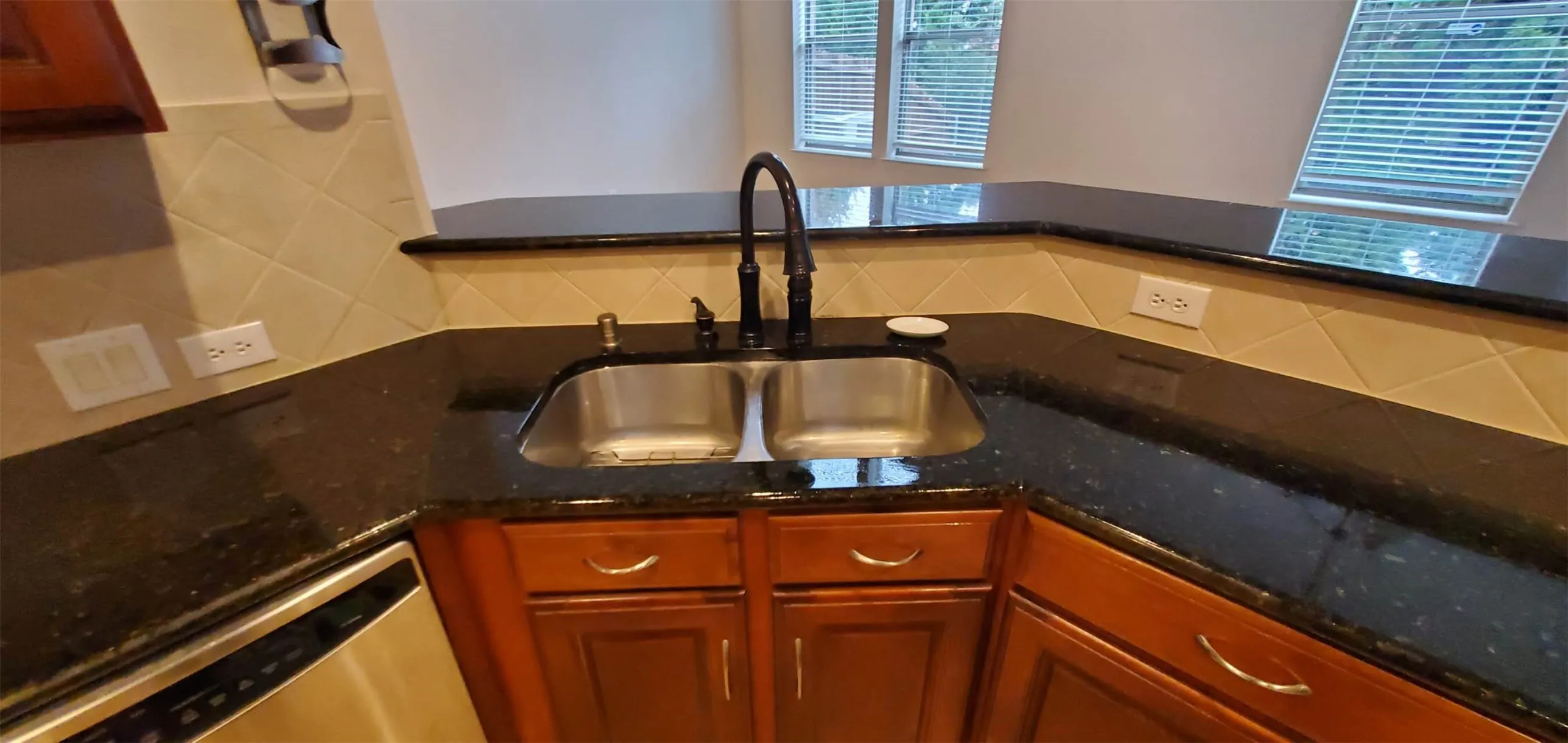 Townhouse For Rent in Dallas County , 145 Sonoma Creek Lane, Richardson, Texas 75081, 2 Bedroom, 3 Bathroom, 2 Garage spaces, 1,685 Sqft, built in 2006, mls#21383222, Real Estate Agent in Richardson, Homes For Rent in Dallas county, Homes For Rent in Richardson, Realtor in Richardson Texas, Real Estate Brokerage Independent Realty Texas, Luminita Cordes Realtor