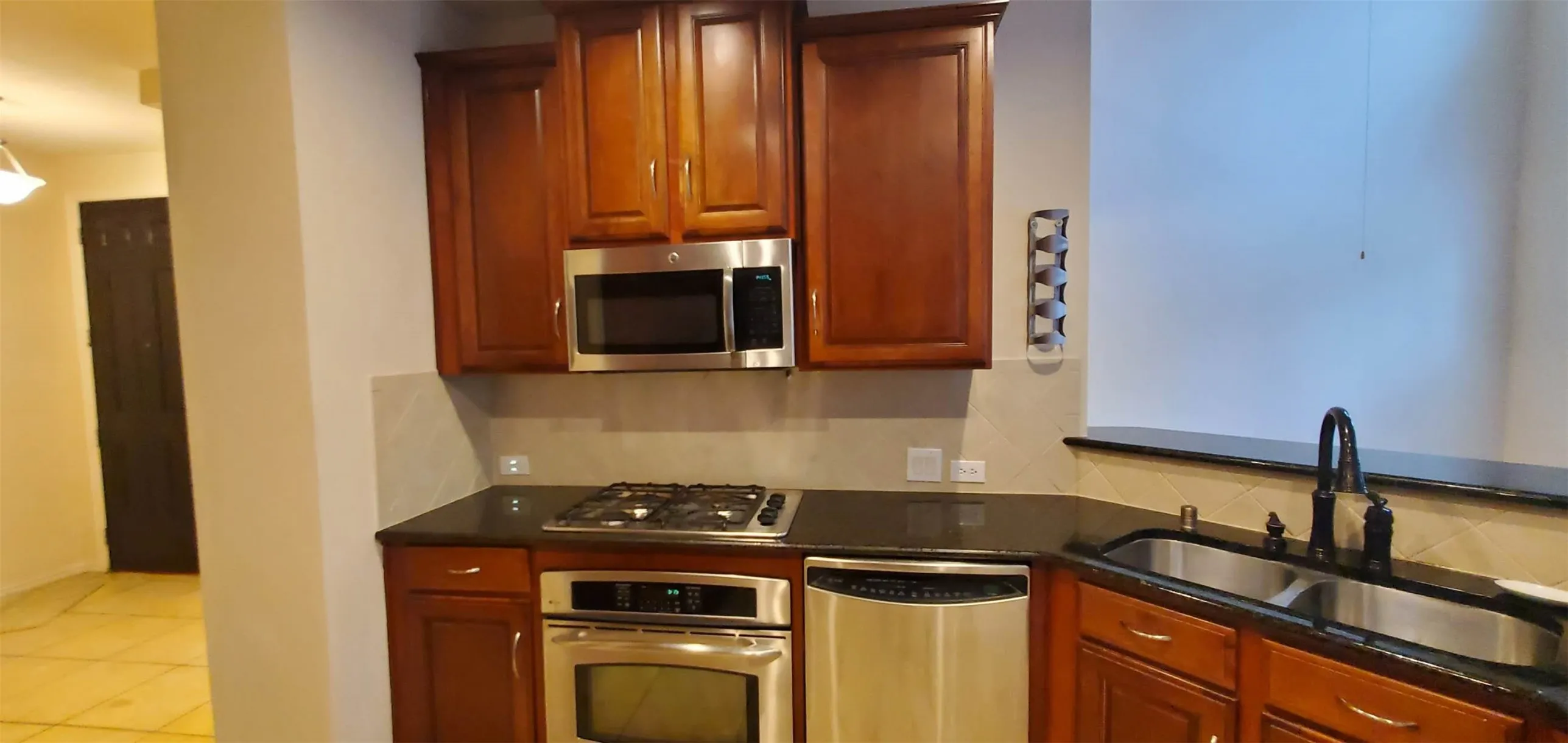 Townhouse For Rent in Dallas County , 145 Sonoma Creek Lane, Richardson, Texas 75081, 2 Bedroom, 3 Bathroom, 2 Garage spaces, 1,685 Sqft, built in 2006, mls#21383222, Real Estate Agent in Richardson, Homes For Rent in Dallas county, Homes For Rent in Richardson, Realtor in Richardson Texas, Real Estate Brokerage Independent Realty Texas, Luminita Cordes Realtor