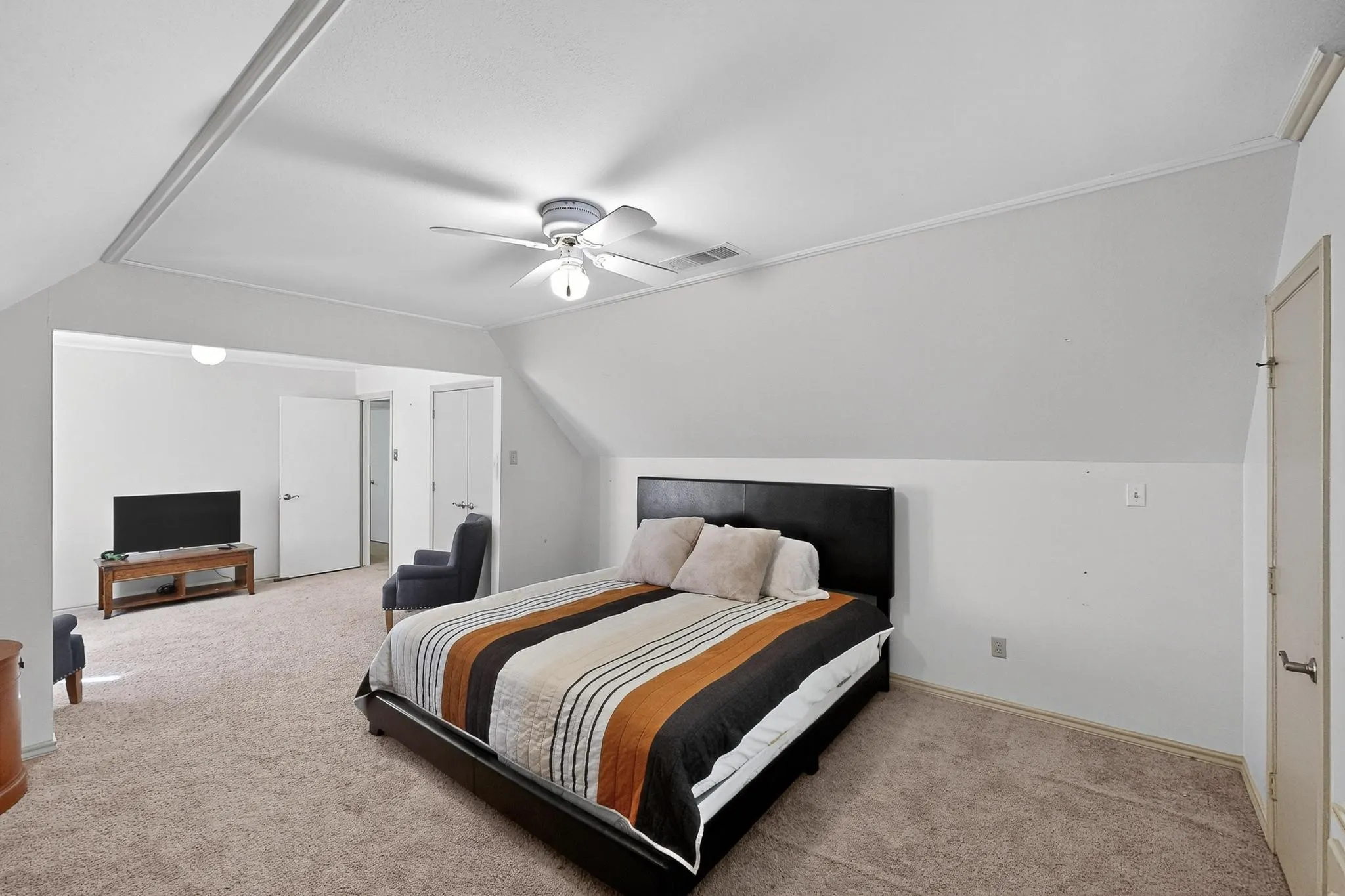 big enough to be 2nd primary suite