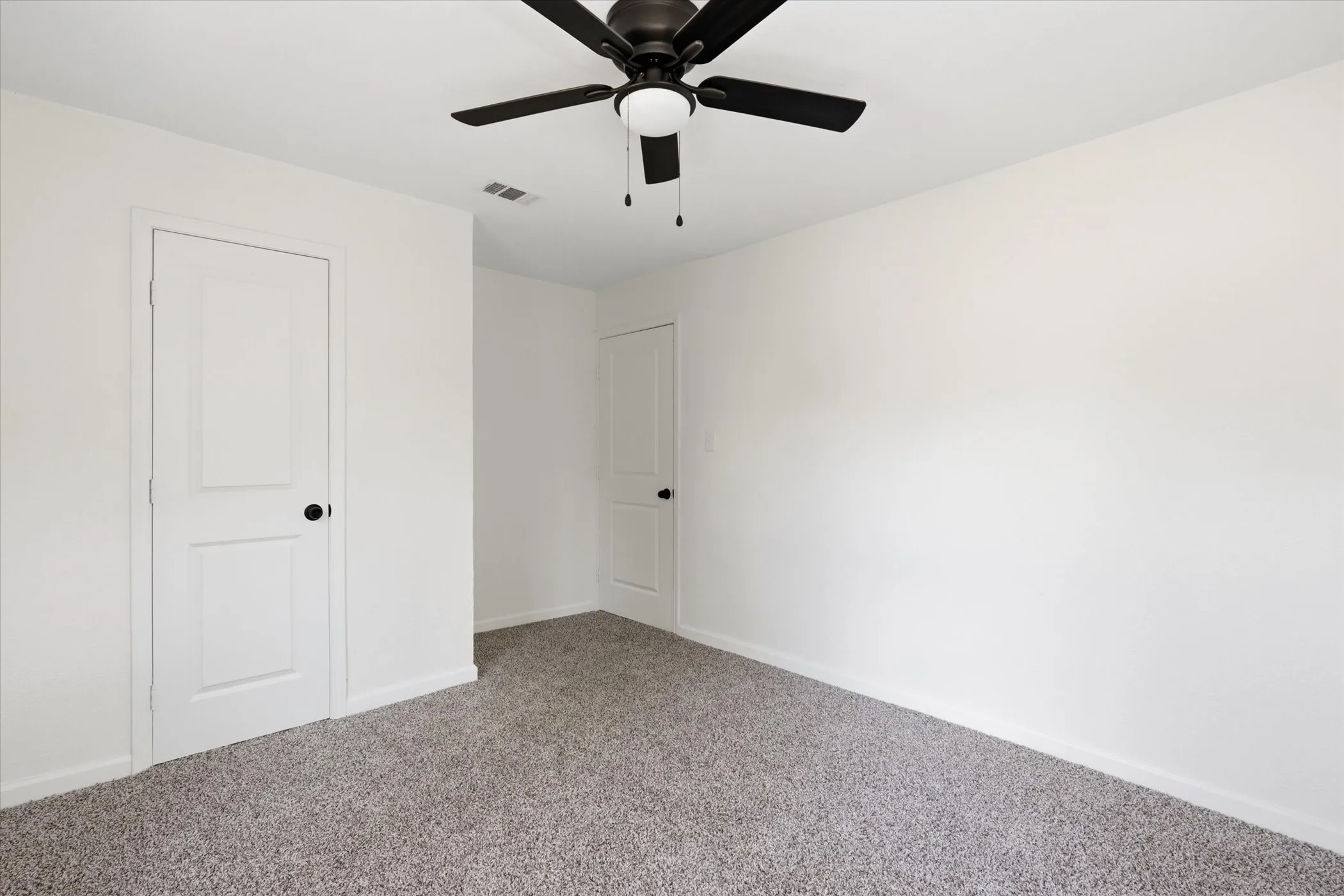 Single Family Residence For Sale in Dallas County , 2622 Crystal Drive, Balch Springs, Texas 75180, 4 Bedroom, 2 Bathroom, Garage spaces, 1,026 Sqft, built in 1950, mls#21382711, Real Estate Agent in Balch Springs, Homes For Sale in Dallas county, Homes For Sale in Balch Springs, Realtor in Balch Springs Texas, Real Estate Brokerage Independent Realty Texas, Luminita Cordes Realtor