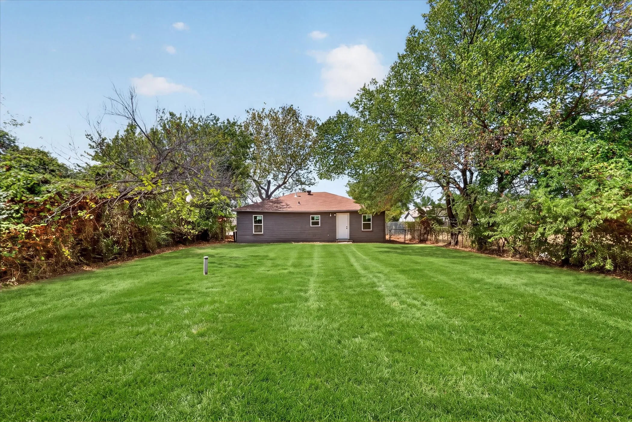 Single Family Residence For Sale in Dallas County , 2622 Crystal Drive, Balch Springs, Texas 75180, 4 Bedroom, 2 Bathroom, Garage spaces, 1,026 Sqft, built in 1950, mls#21382711, Real Estate Agent in Balch Springs, Homes For Sale in Dallas county, Homes For Sale in Balch Springs, Realtor in Balch Springs Texas, Real Estate Brokerage Independent Realty Texas, Luminita Cordes Realtor