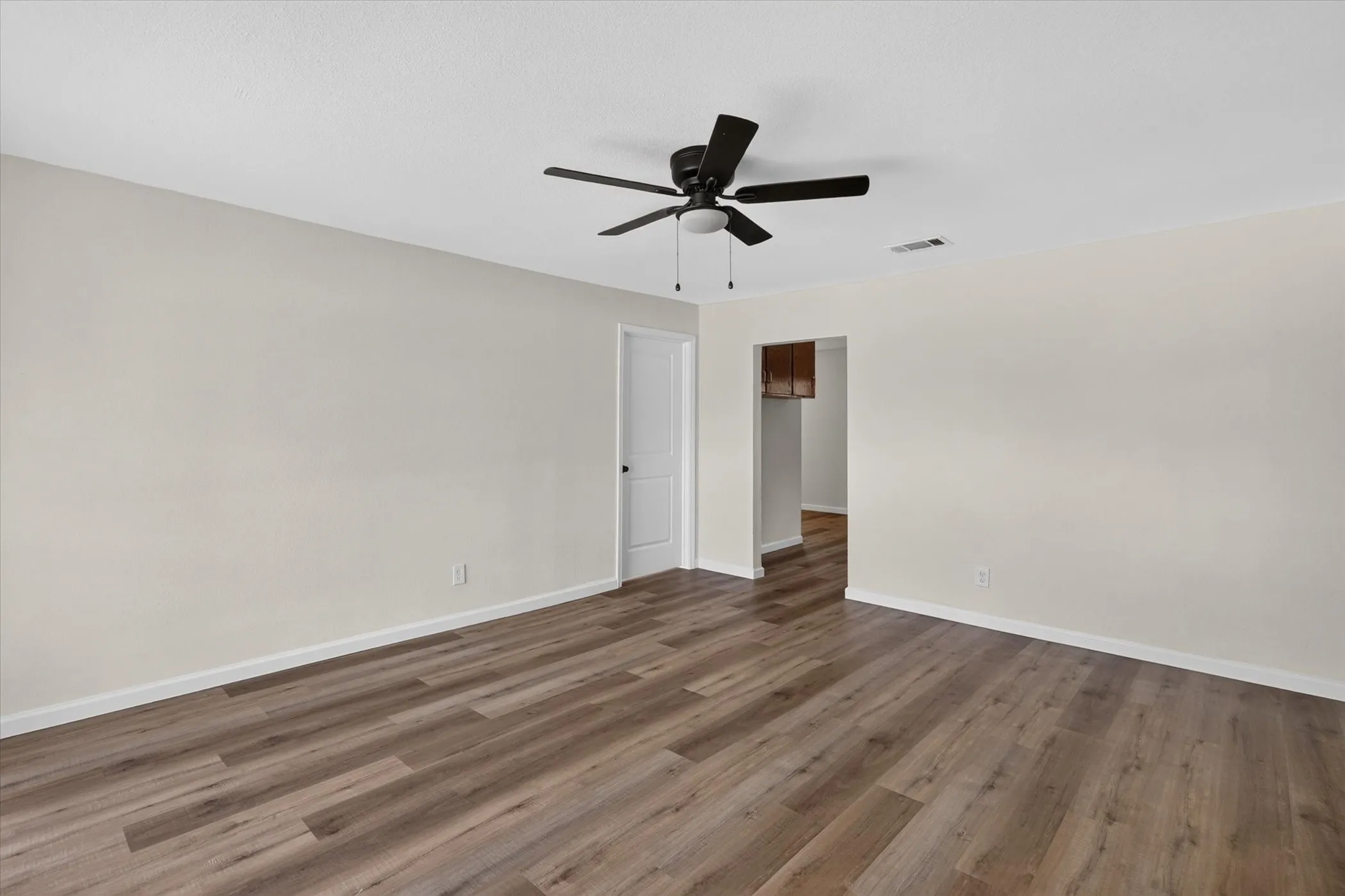 Single Family Residence For Sale in Dallas County , 2622 Crystal Drive, Balch Springs, Texas 75180, 4 Bedroom, 2 Bathroom, Garage spaces, 1,026 Sqft, built in 1950, mls#21382711, Real Estate Agent in Balch Springs, Homes For Sale in Dallas county, Homes For Sale in Balch Springs, Realtor in Balch Springs Texas, Real Estate Brokerage Independent Realty Texas, Luminita Cordes Realtor