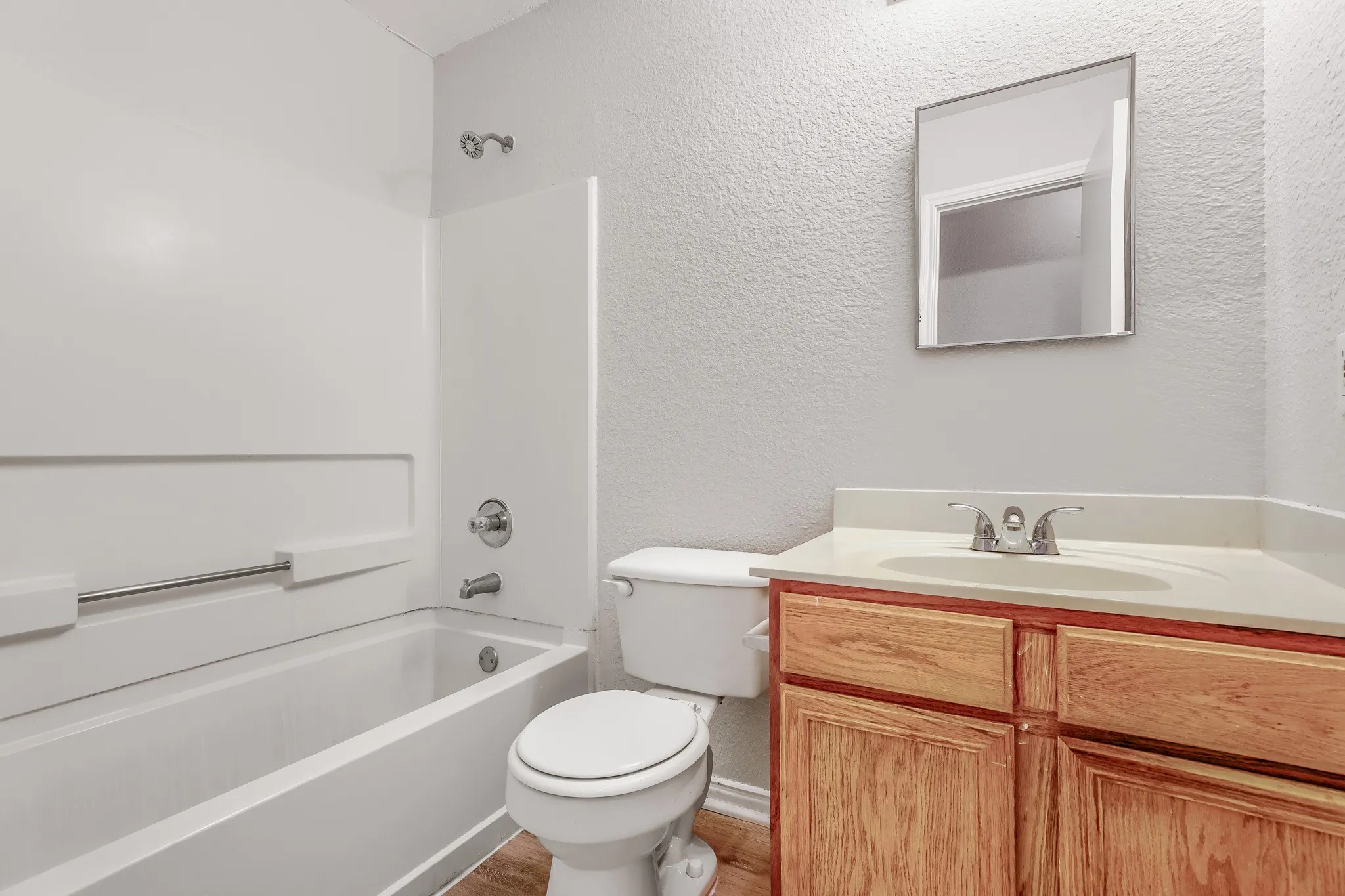 Single Family Residence For Sale in Tarrant County , 2428 Winford Drive, Grand Prairie, Texas 75052, 3 Bedroom, 2 Bathroom, 2 Garage spaces, 1,592 Sqft, built in 1998, mls#21377976, Real Estate Agent in Grand Prairie, Homes For Sale in Tarrant county, Homes For Sale in Grand Prairie, Realtor in Grand Prairie Texas, Real Estate Brokerage Independent Realty Texas, Luminita Cordes Realtor