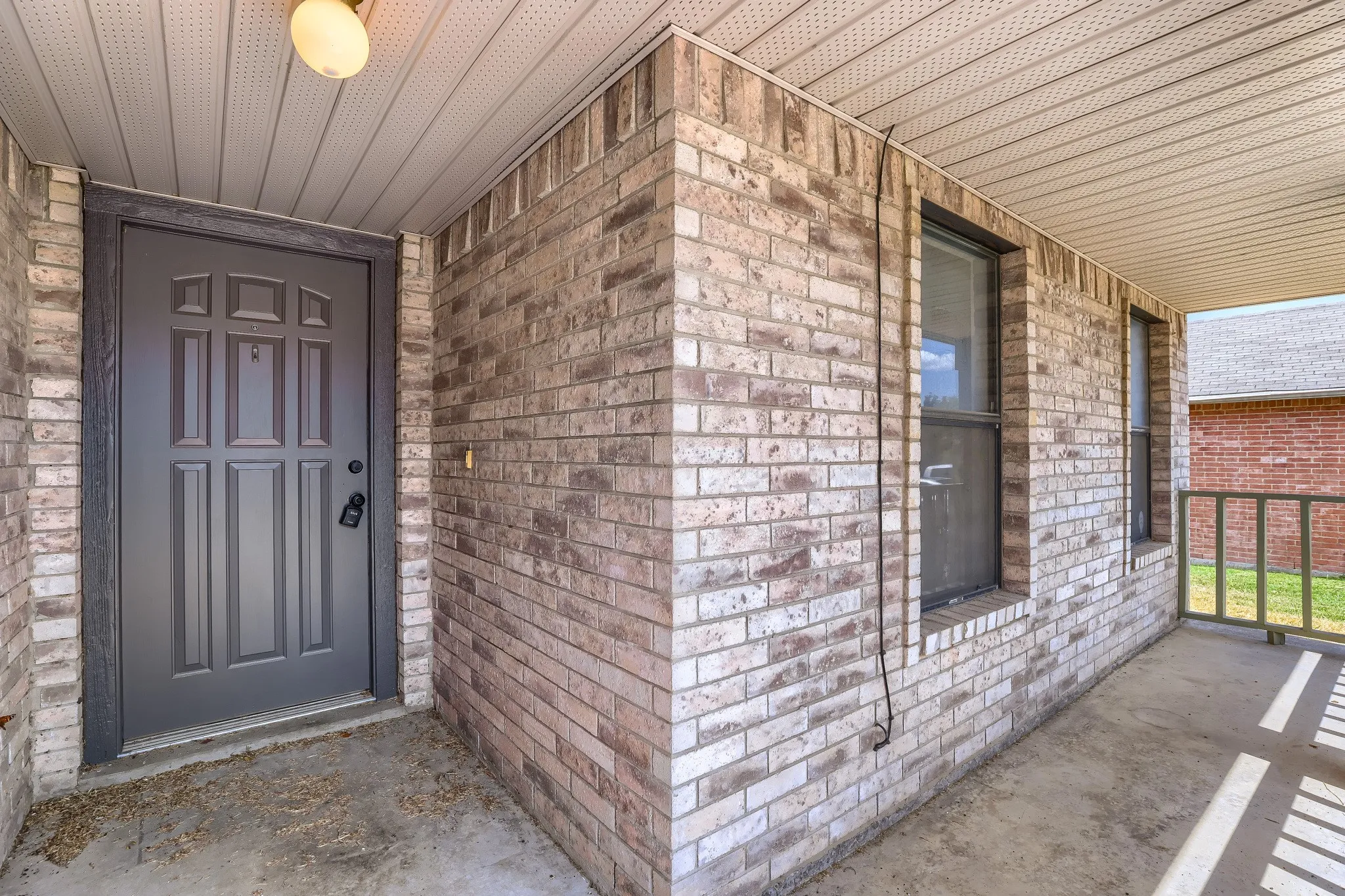 Single Family Residence For Sale in Tarrant County , 2428 Winford Drive, Grand Prairie, Texas 75052, 3 Bedroom, 2 Bathroom, 2 Garage spaces, 1,592 Sqft, built in 1998, mls#21377976, Real Estate Agent in Grand Prairie, Homes For Sale in Tarrant county, Homes For Sale in Grand Prairie, Realtor in Grand Prairie Texas, Real Estate Brokerage Independent Realty Texas, Luminita Cordes Realtor
