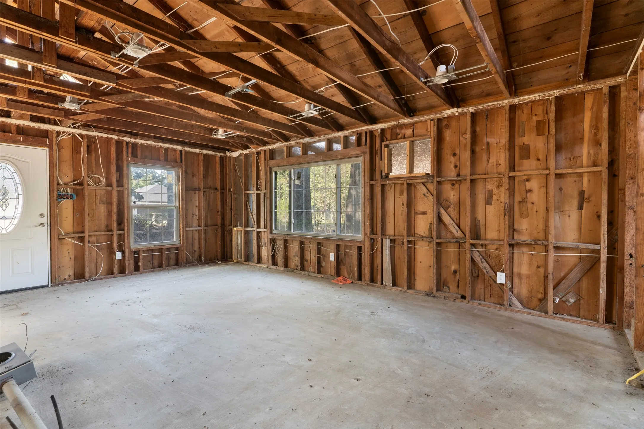 Single Family Residence For Sale in Henderson County , 134 Wildgrove Drive, Gun Barrel City, Texas 75156, 3 Bedroom, 0, Garage spaces, 816 Sqft, built in 1970, mls#21369000, Real Estate Agent in Gun Barrel City, Homes For Sale in Henderson county, Homes For Sale in Gun Barrel City, Realtor in Gun Barrel City Texas, Real Estate Brokerage Independent Realty Texas, Luminita Cordes Realtor
