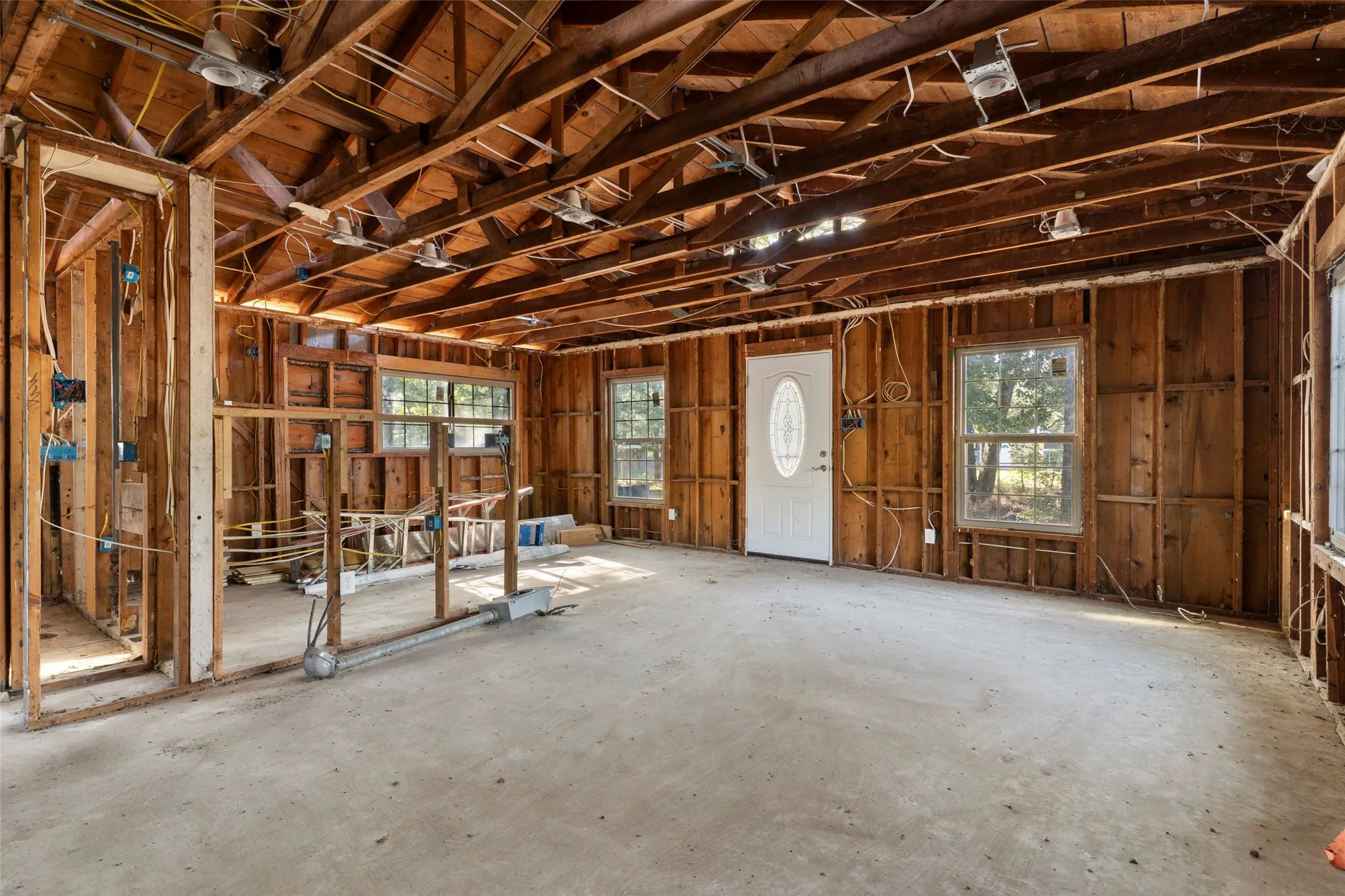 Single Family Residence For Sale in Henderson County , 134 Wildgrove Drive, Gun Barrel City, Texas 75156, 3 Bedroom, 0, Garage spaces, 816 Sqft, built in 1970, mls#21369000, Real Estate Agent in Gun Barrel City, Homes For Sale in Henderson county, Homes For Sale in Gun Barrel City, Realtor in Gun Barrel City Texas, Real Estate Brokerage Independent Realty Texas, Luminita Cordes Realtor