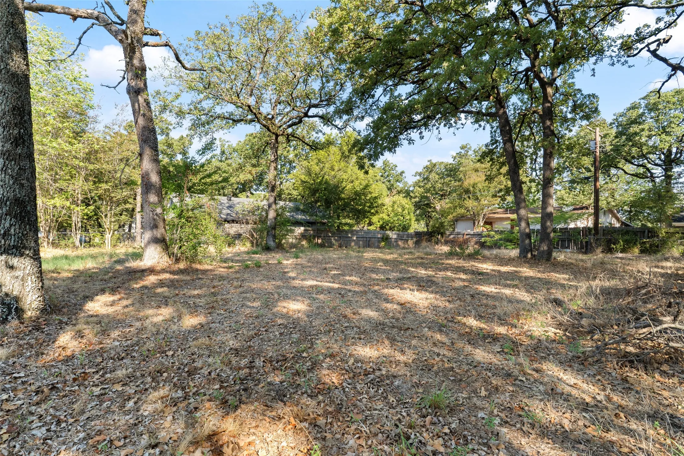 Single Family Residence For Sale in Henderson County , 134 Wildgrove Drive, Gun Barrel City, Texas 75156, 3 Bedroom, 0, Garage spaces, 816 Sqft, built in 1970, mls#21369000, Real Estate Agent in Gun Barrel City, Homes For Sale in Henderson county, Homes For Sale in Gun Barrel City, Realtor in Gun Barrel City Texas, Real Estate Brokerage Independent Realty Texas, Luminita Cordes Realtor