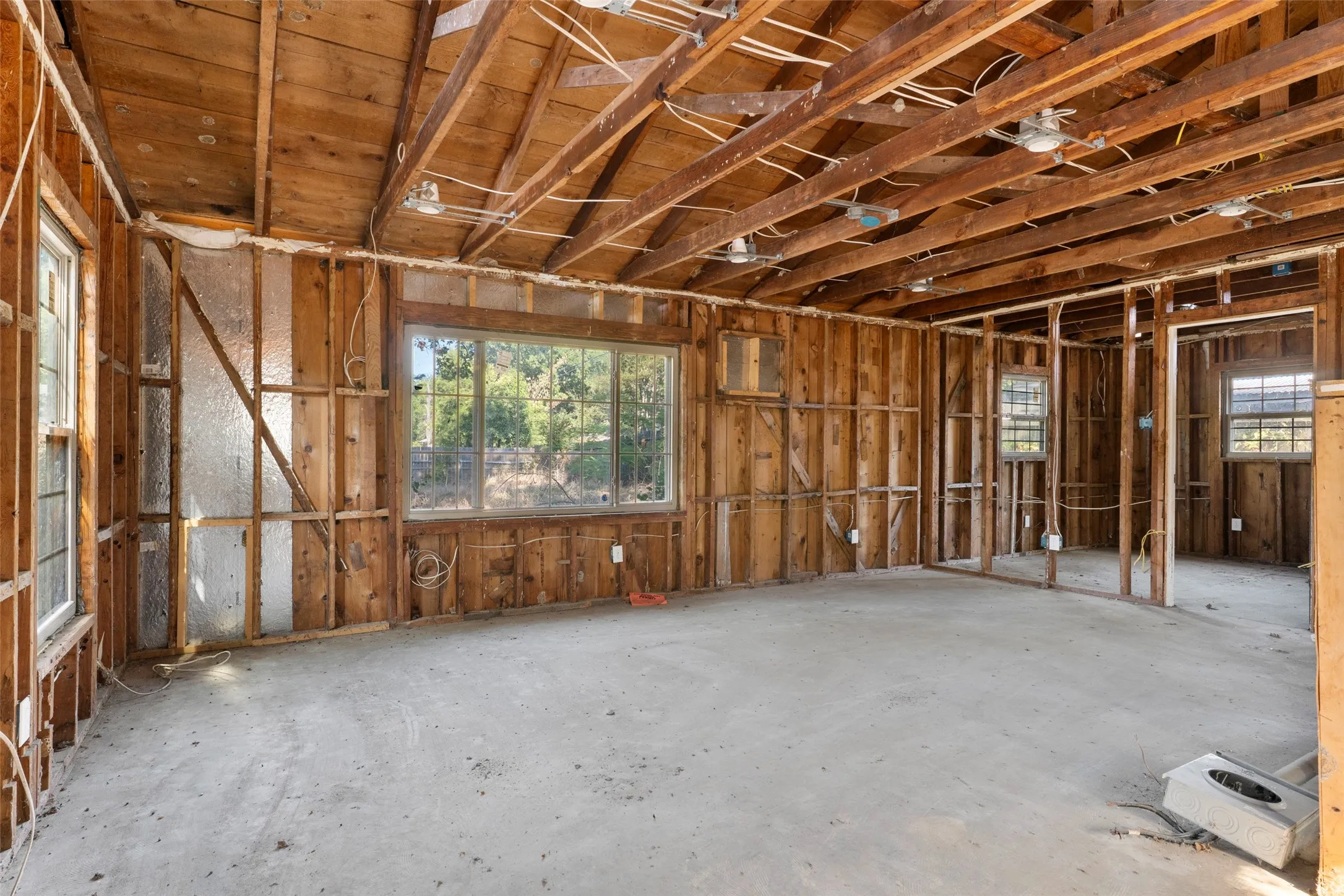Single Family Residence For Sale in Henderson County , 134 Wildgrove Drive, Gun Barrel City, Texas 75156, 3 Bedroom, 0, Garage spaces, 816 Sqft, built in 1970, mls#21369000, Real Estate Agent in Gun Barrel City, Homes For Sale in Henderson county, Homes For Sale in Gun Barrel City, Realtor in Gun Barrel City Texas, Real Estate Brokerage Independent Realty Texas, Luminita Cordes Realtor