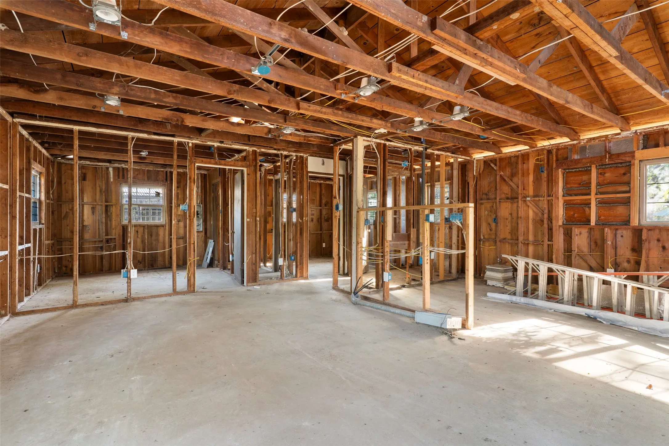 Single Family Residence For Sale in Henderson County , 134 Wildgrove Drive, Gun Barrel City, Texas 75156, 3 Bedroom, 0, Garage spaces, 816 Sqft, built in 1970, mls#21369000, Real Estate Agent in Gun Barrel City, Homes For Sale in Henderson county, Homes For Sale in Gun Barrel City, Realtor in Gun Barrel City Texas, Real Estate Brokerage Independent Realty Texas, Luminita Cordes Realtor