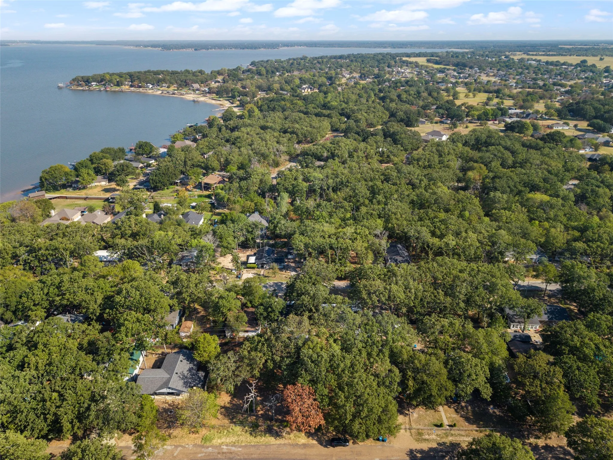 Single Family Residence For Sale in Henderson County , 134 Wildgrove Drive, Gun Barrel City, Texas 75156, 3 Bedroom, 0, Garage spaces, 816 Sqft, built in 1970, mls#21369000, Real Estate Agent in Gun Barrel City, Homes For Sale in Henderson county, Homes For Sale in Gun Barrel City, Realtor in Gun Barrel City Texas, Real Estate Brokerage Independent Realty Texas, Luminita Cordes Realtor