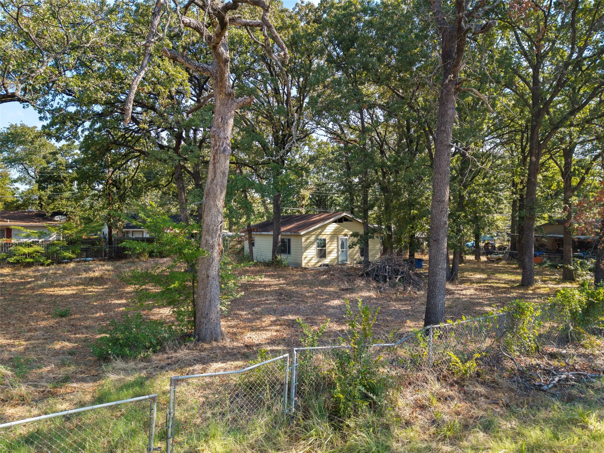 Single Family Residence For Sale in Henderson County , 134 Wildgrove Drive, Gun Barrel City, Texas 75156, 3 Bedroom, 0, Garage spaces, 816 Sqft, built in 1970, mls#21369000, Real Estate Agent in Gun Barrel City, Homes For Sale in Henderson county, Homes For Sale in Gun Barrel City, Realtor in Gun Barrel City Texas, Real Estate Brokerage Independent Realty Texas, Luminita Cordes Realtor