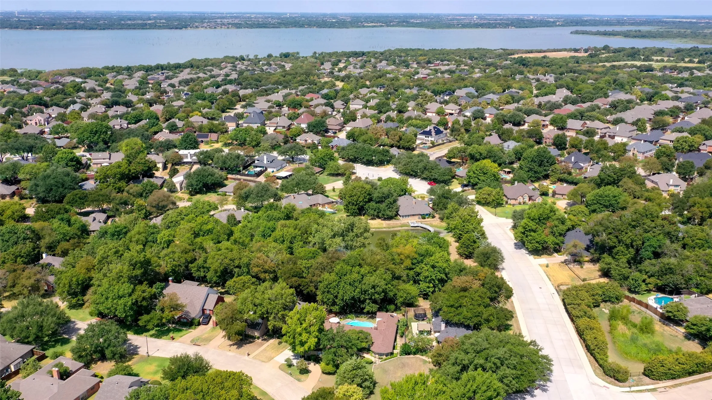 Single Family Residence For Sale in Rockwall County , 1990 Wind Hill Road, Rockwall, Texas 75087, 4 Bedroom, 3 Bathroom, 2 Garage spaces, 2,391 Sqft, built in 1984, mls#21382518, Real Estate Agent in Rockwall, Homes For Sale in Rockwall county, Homes For Sale in Rockwall, Realtor in Rockwall Texas, Real Estate Brokerage Independent Realty Texas, Luminita Cordes Realtor