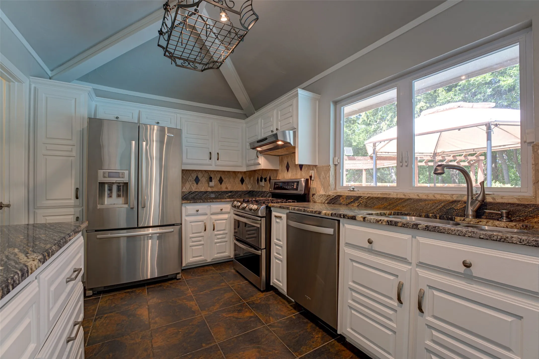 Single Family Residence For Sale in Rockwall County , 1990 Wind Hill Road, Rockwall, Texas 75087, 4 Bedroom, 3 Bathroom, 2 Garage spaces, 2,391 Sqft, built in 1984, mls#21382518, Real Estate Agent in Rockwall, Homes For Sale in Rockwall county, Homes For Sale in Rockwall, Realtor in Rockwall Texas, Real Estate Brokerage Independent Realty Texas, Luminita Cordes Realtor