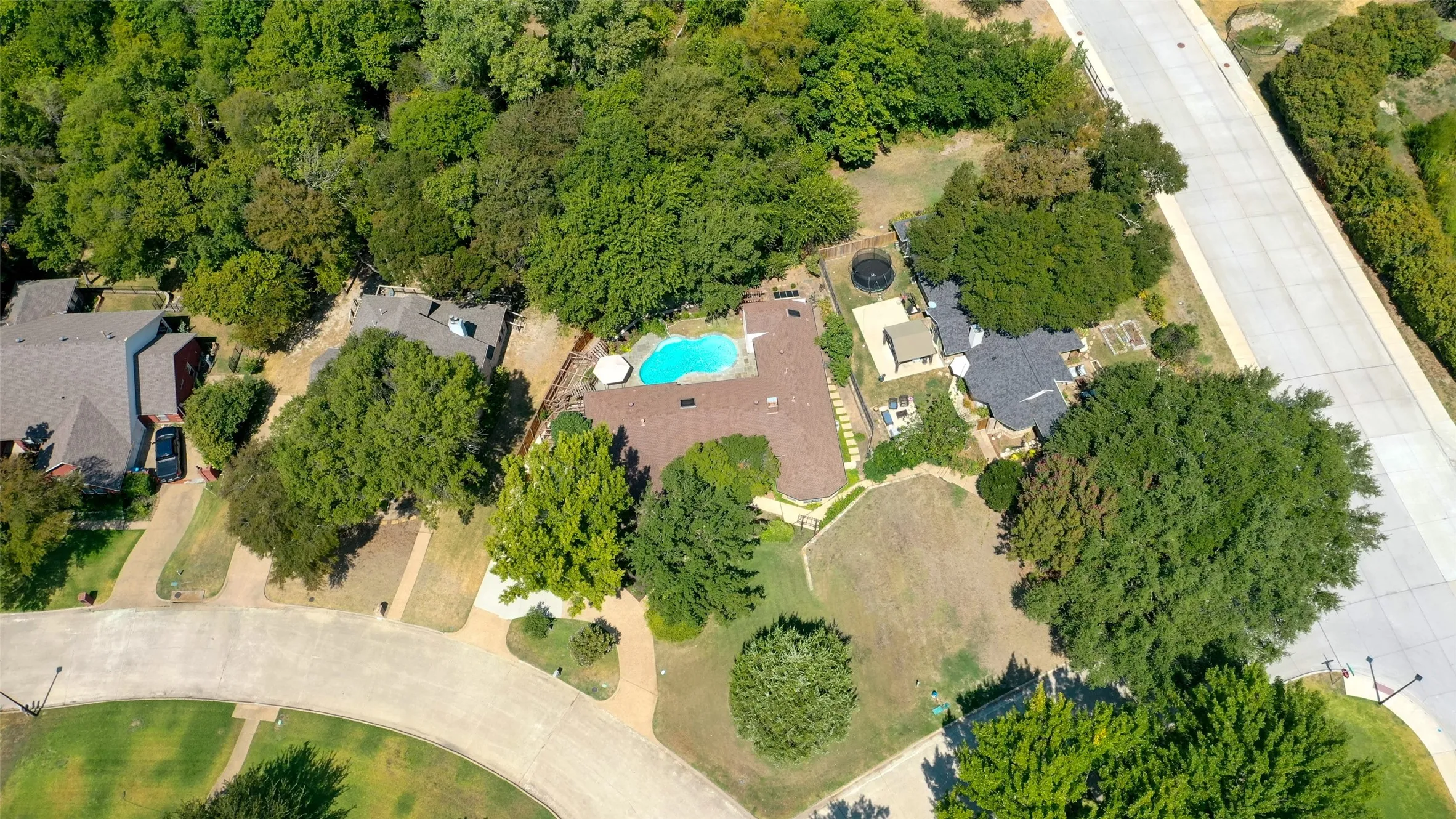 Single Family Residence For Sale in Rockwall County , 1990 Wind Hill Road, Rockwall, Texas 75087, 4 Bedroom, 3 Bathroom, 2 Garage spaces, 2,391 Sqft, built in 1984, mls#21382518, Real Estate Agent in Rockwall, Homes For Sale in Rockwall county, Homes For Sale in Rockwall, Realtor in Rockwall Texas, Real Estate Brokerage Independent Realty Texas, Luminita Cordes Realtor