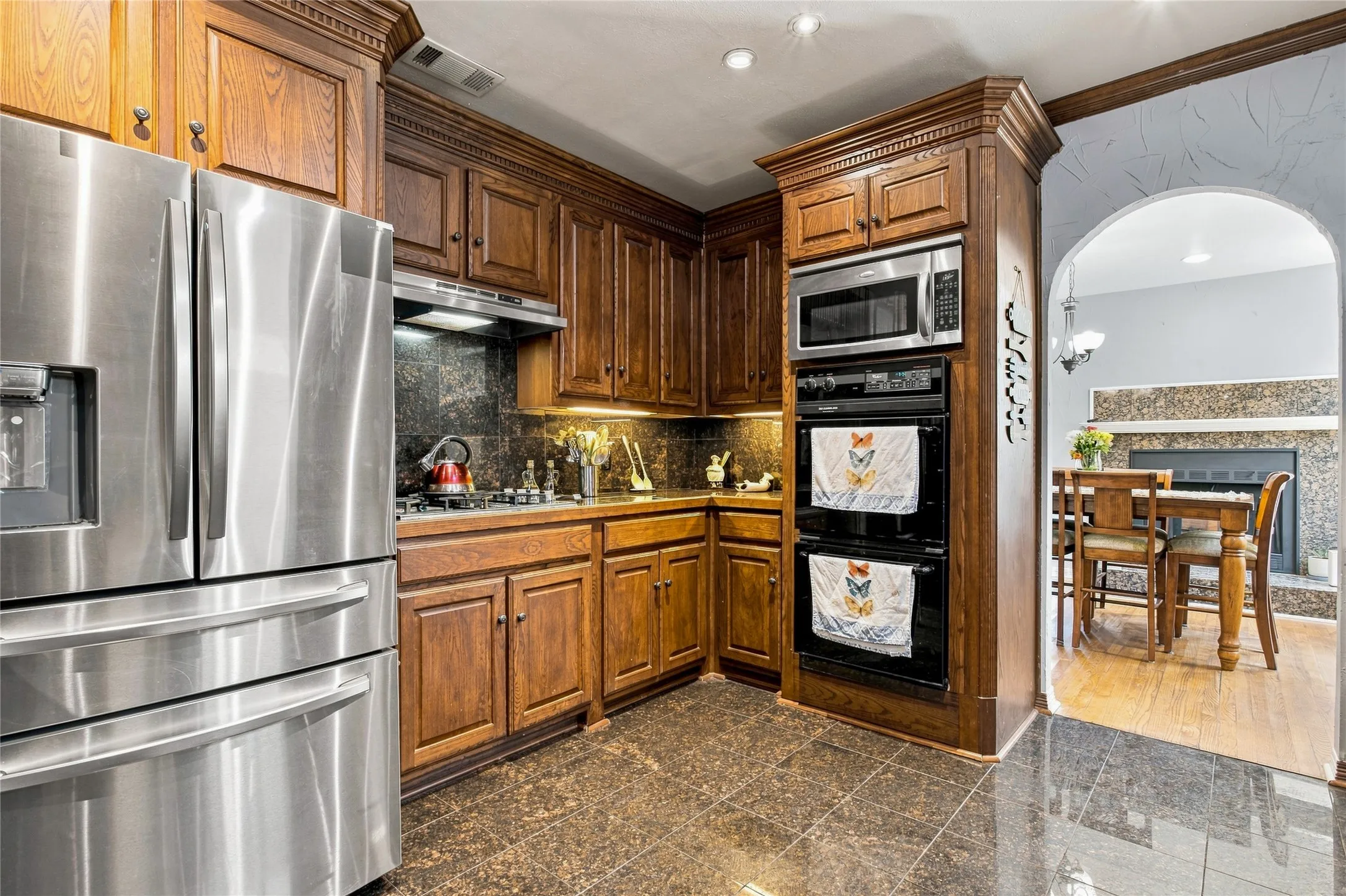 Single Family Residence For Sale in Dallas County , 5142 Ridgedale Avenue, Dallas, Texas 75206, 4 Bedroom, 4 Bathroom, 2 Garage spaces, 2,756 Sqft, built in 1926, mls#21383228, Real Estate Agent in Dallas, Homes For Sale in Dallas county, Homes For Sale in Dallas, Realtor in Dallas Texas, Real Estate Brokerage Independent Realty Texas, Luminita Cordes Realtor