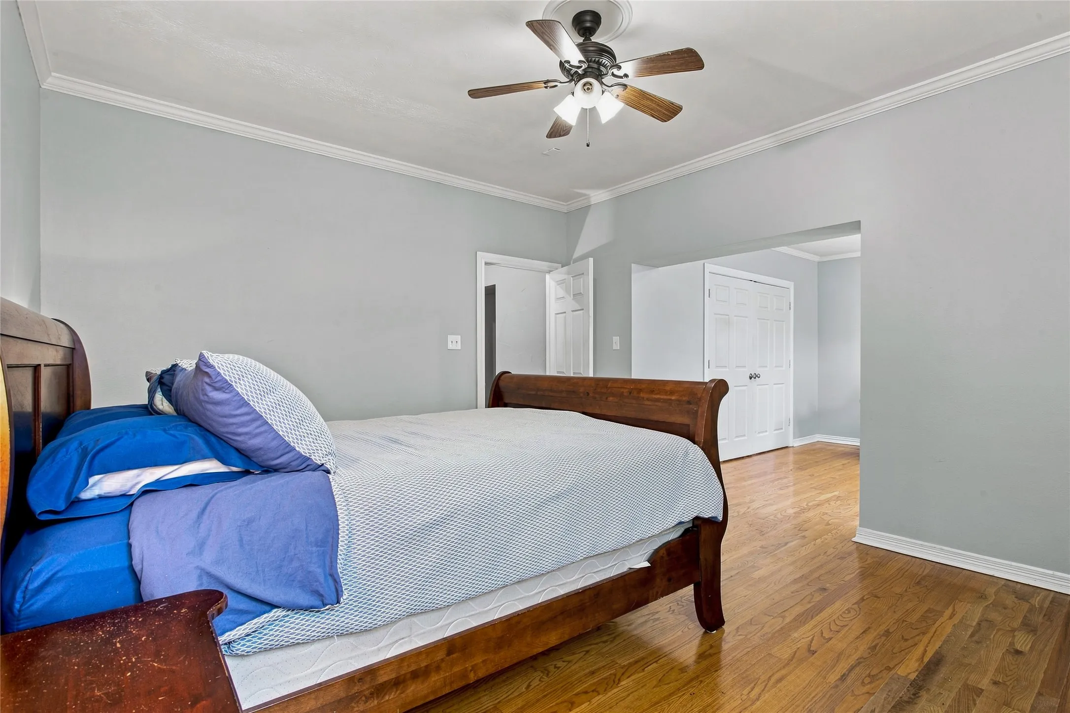 Single Family Residence For Sale in Dallas County , 5142 Ridgedale Avenue, Dallas, Texas 75206, 4 Bedroom, 4 Bathroom, 2 Garage spaces, 2,756 Sqft, built in 1926, mls#21383228, Real Estate Agent in Dallas, Homes For Sale in Dallas county, Homes For Sale in Dallas, Realtor in Dallas Texas, Real Estate Brokerage Independent Realty Texas, Luminita Cordes Realtor