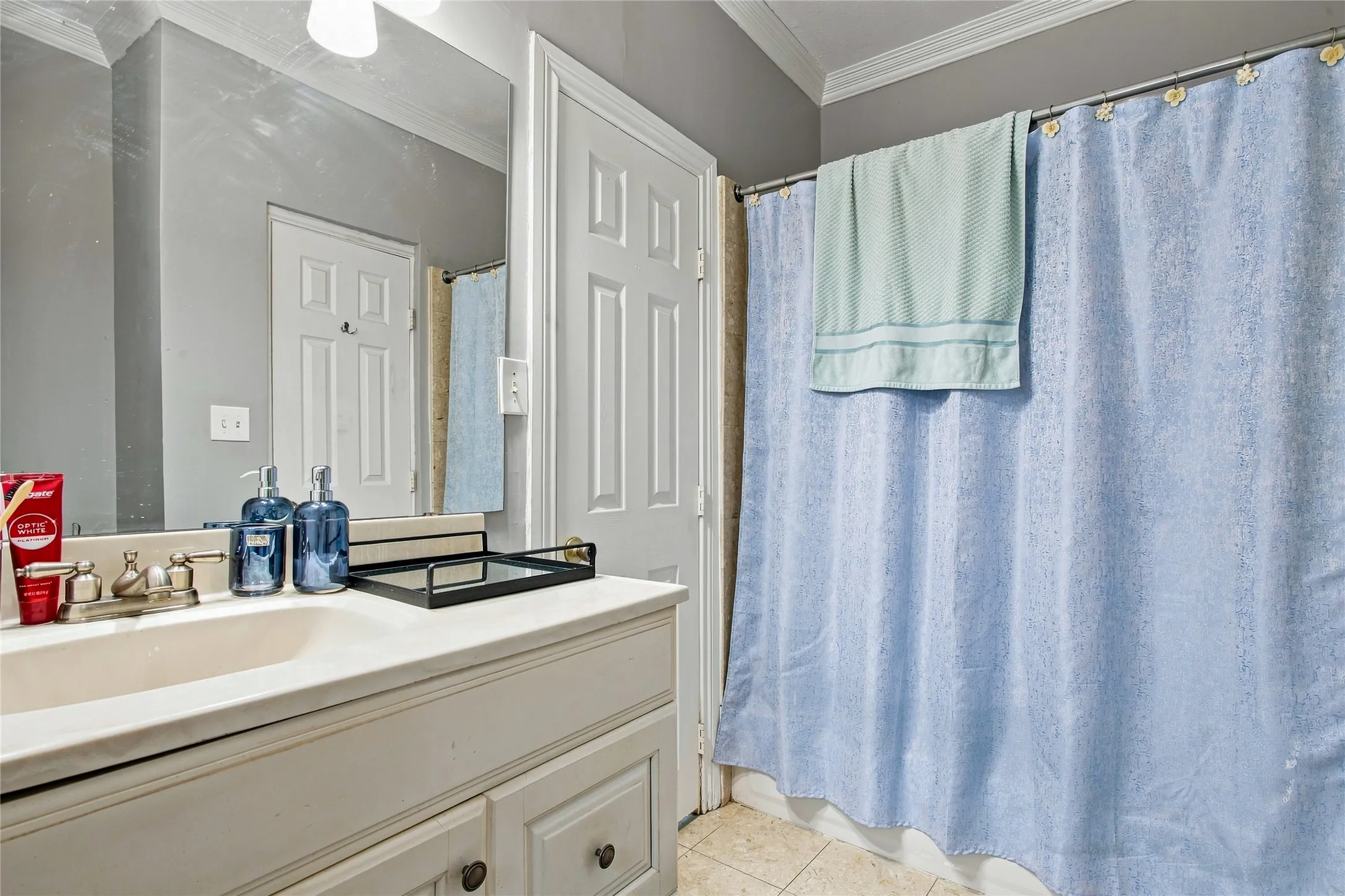 Single Family Residence For Sale in Dallas County , 5142 Ridgedale Avenue, Dallas, Texas 75206, 4 Bedroom, 4 Bathroom, 2 Garage spaces, 2,756 Sqft, built in 1926, mls#21383228, Real Estate Agent in Dallas, Homes For Sale in Dallas county, Homes For Sale in Dallas, Realtor in Dallas Texas, Real Estate Brokerage Independent Realty Texas, Luminita Cordes Realtor