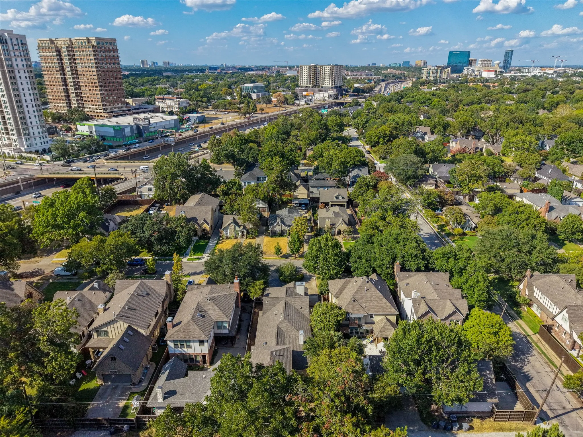 Single Family Residence For Sale in Dallas County , 5142 Ridgedale Avenue, Dallas, Texas 75206, 4 Bedroom, 4 Bathroom, 2 Garage spaces, 2,756 Sqft, built in 1926, mls#21383228, Real Estate Agent in Dallas, Homes For Sale in Dallas county, Homes For Sale in Dallas, Realtor in Dallas Texas, Real Estate Brokerage Independent Realty Texas, Luminita Cordes Realtor