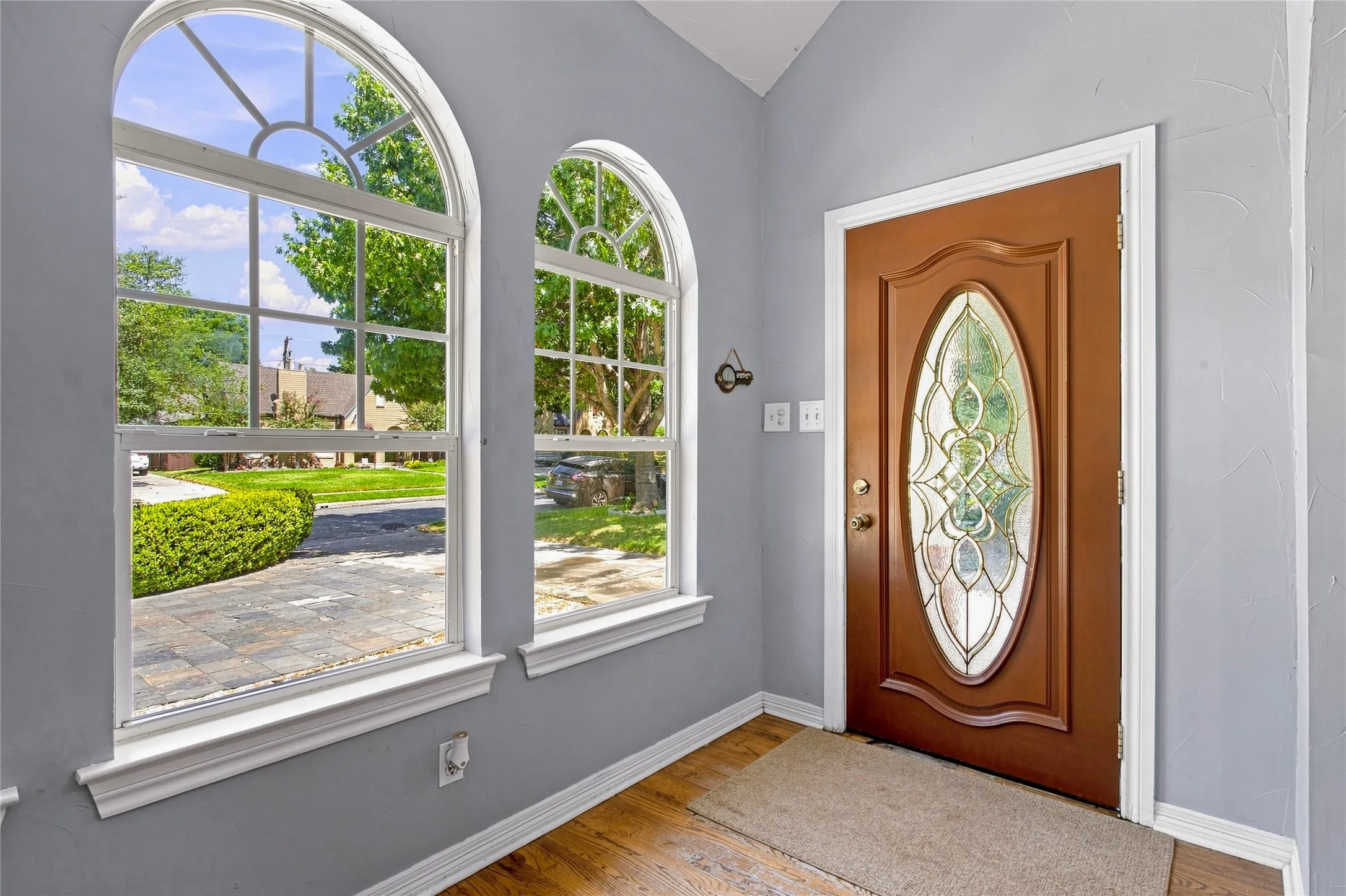 Single Family Residence For Sale in Dallas County , 5142 Ridgedale Avenue, Dallas, Texas 75206, 4 Bedroom, 4 Bathroom, 2 Garage spaces, 2,756 Sqft, built in 1926, mls#21383228, Real Estate Agent in Dallas, Homes For Sale in Dallas county, Homes For Sale in Dallas, Realtor in Dallas Texas, Real Estate Brokerage Independent Realty Texas, Luminita Cordes Realtor