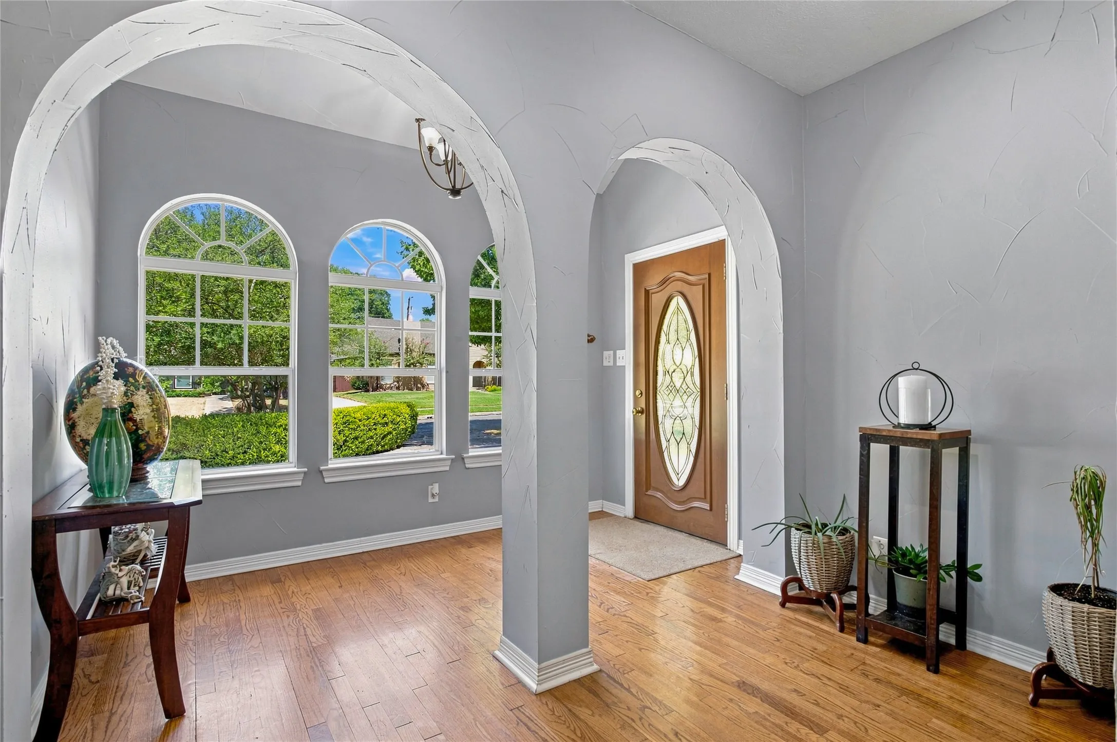 Single Family Residence For Sale in Dallas County , 5142 Ridgedale Avenue, Dallas, Texas 75206, 4 Bedroom, 4 Bathroom, 2 Garage spaces, 2,756 Sqft, built in 1926, mls#21383228, Real Estate Agent in Dallas, Homes For Sale in Dallas county, Homes For Sale in Dallas, Realtor in Dallas Texas, Real Estate Brokerage Independent Realty Texas, Luminita Cordes Realtor