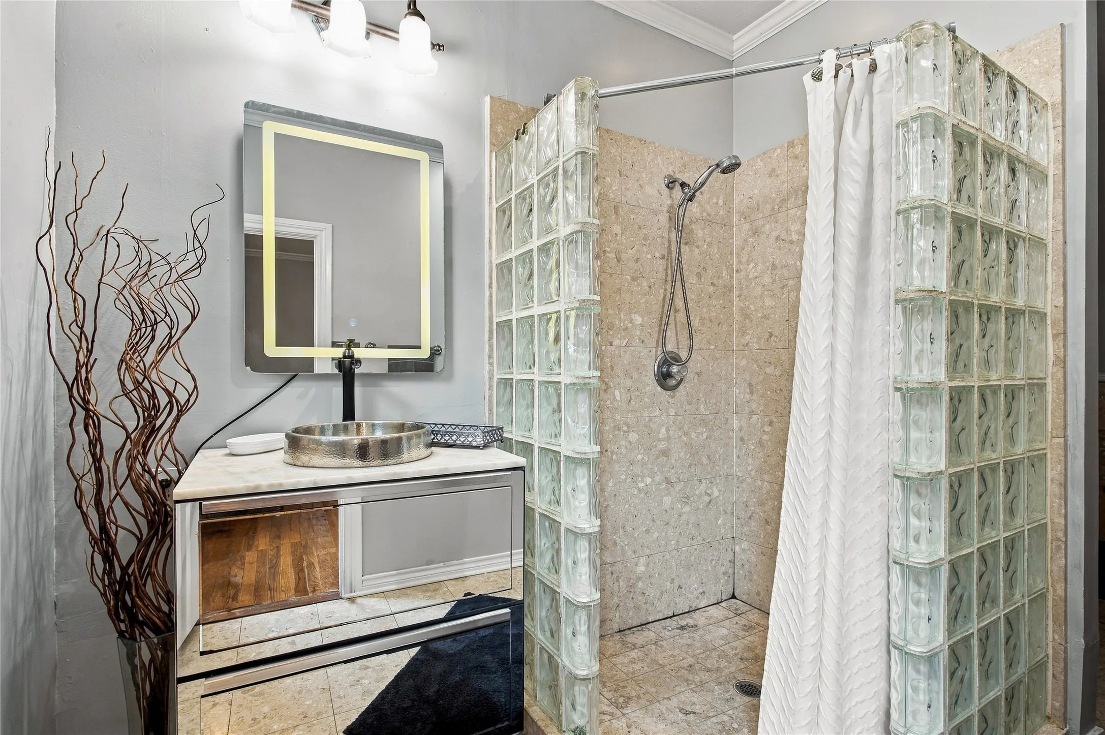 Single Family Residence For Sale in Dallas County , 5142 Ridgedale Avenue, Dallas, Texas 75206, 4 Bedroom, 4 Bathroom, 2 Garage spaces, 2,756 Sqft, built in 1926, mls#21383228, Real Estate Agent in Dallas, Homes For Sale in Dallas county, Homes For Sale in Dallas, Realtor in Dallas Texas, Real Estate Brokerage Independent Realty Texas, Luminita Cordes Realtor