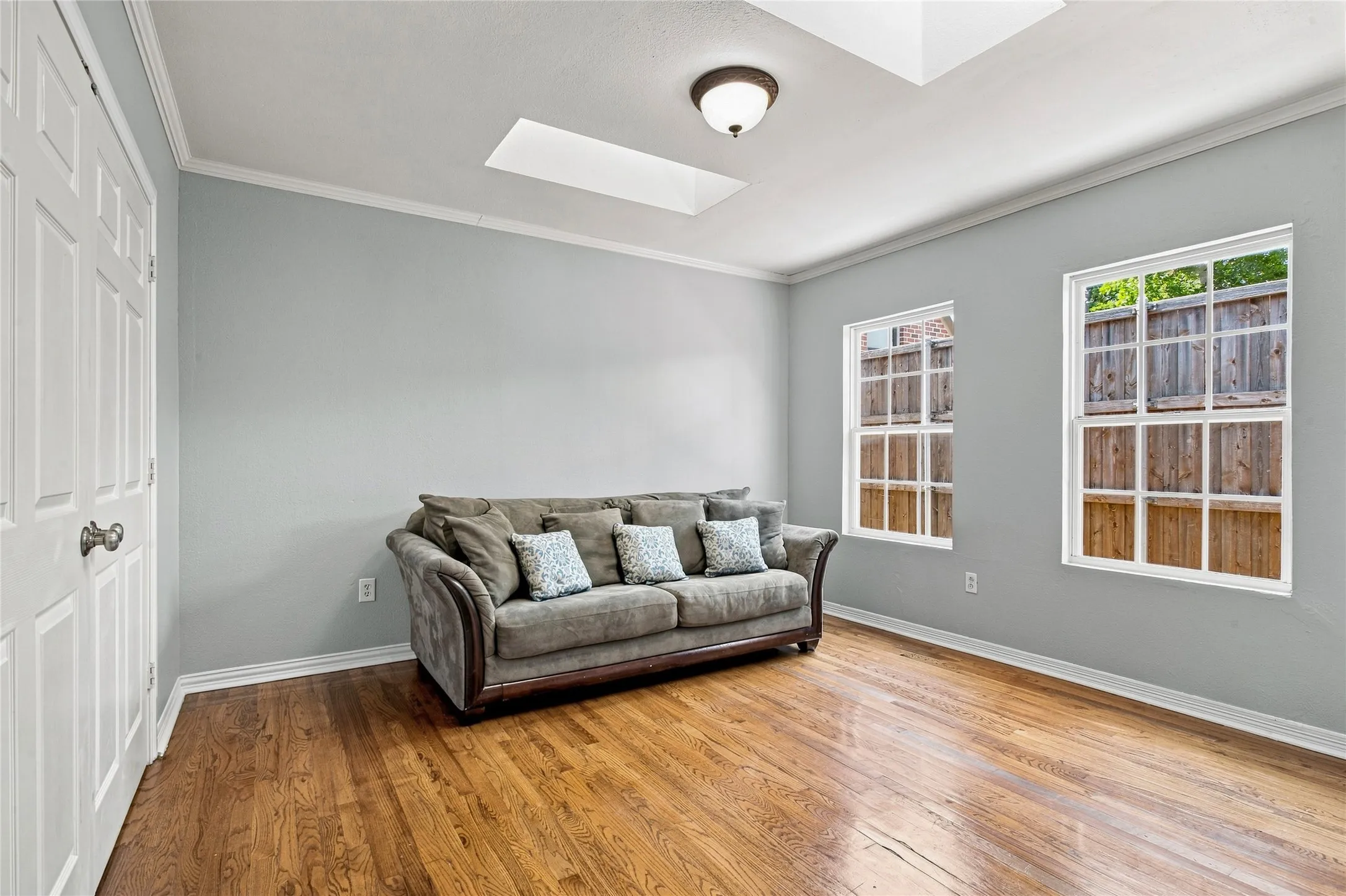 Single Family Residence For Sale in Dallas County , 5142 Ridgedale Avenue, Dallas, Texas 75206, 4 Bedroom, 4 Bathroom, 2 Garage spaces, 2,756 Sqft, built in 1926, mls#21383228, Real Estate Agent in Dallas, Homes For Sale in Dallas county, Homes For Sale in Dallas, Realtor in Dallas Texas, Real Estate Brokerage Independent Realty Texas, Luminita Cordes Realtor