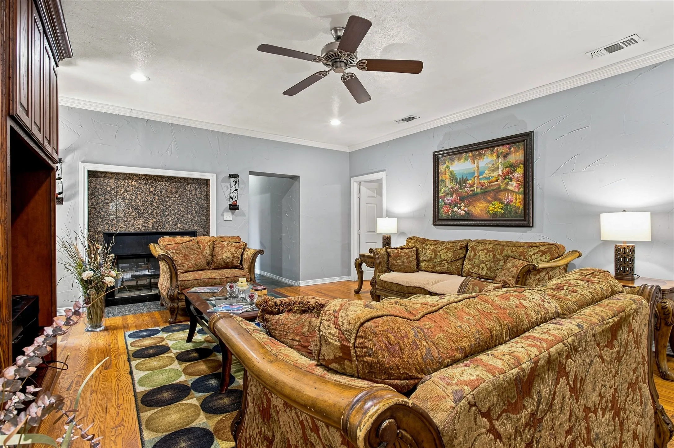 Single Family Residence For Sale in Dallas County , 5142 Ridgedale Avenue, Dallas, Texas 75206, 4 Bedroom, 4 Bathroom, 2 Garage spaces, 2,756 Sqft, built in 1926, mls#21383228, Real Estate Agent in Dallas, Homes For Sale in Dallas county, Homes For Sale in Dallas, Realtor in Dallas Texas, Real Estate Brokerage Independent Realty Texas, Luminita Cordes Realtor