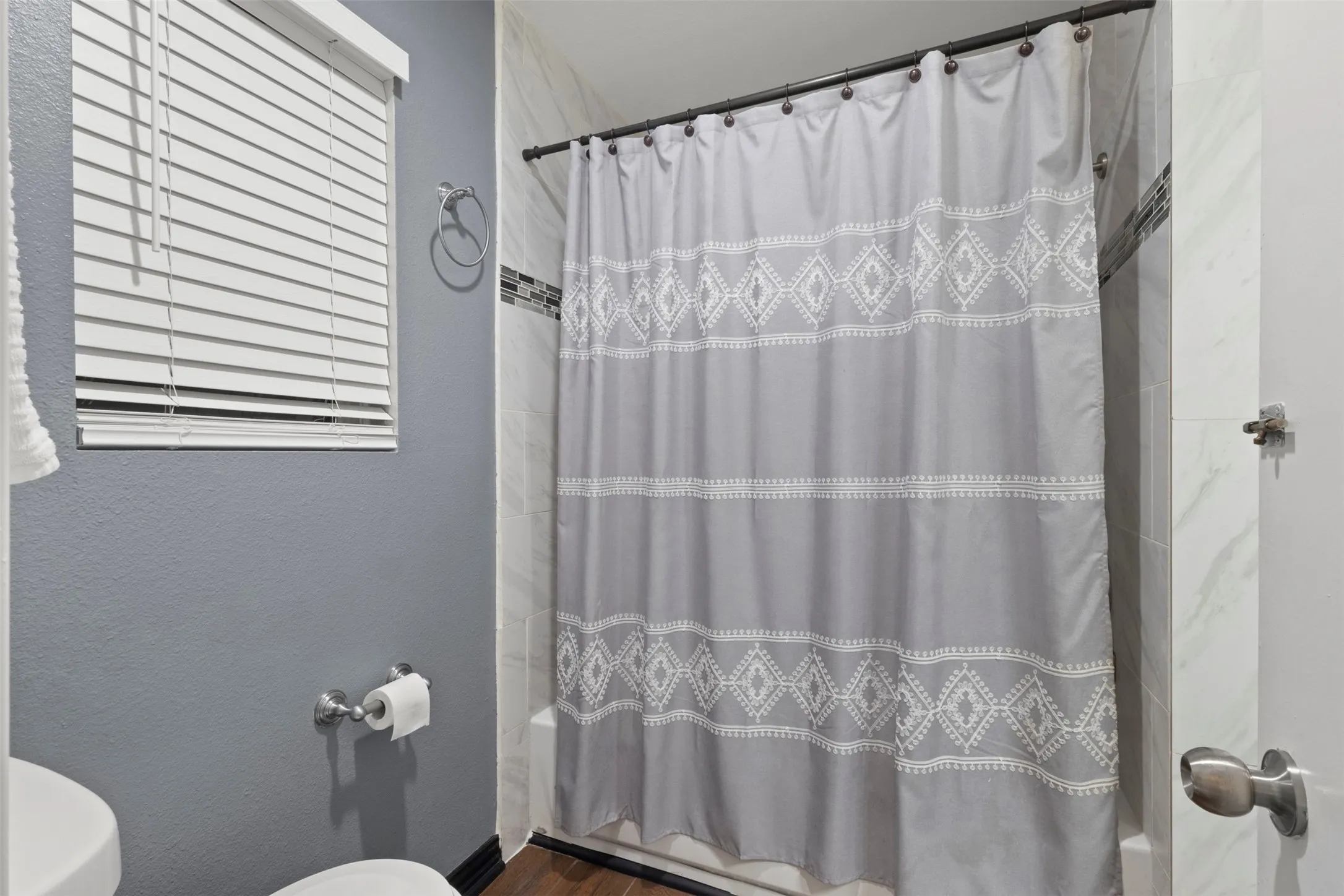 Single Family Residence For Sale in Dallas County , 5810 Caracas Drive, Dallas, Texas 75232, 3 Bedroom, 2 Bathroom, 2 Garage spaces, 1,537 Sqft, built in 1963, mls#21377296, Real Estate Agent in Dallas, Homes For Sale in Dallas county, Homes For Sale in Dallas, Realtor in Dallas Texas, Real Estate Brokerage Independent Realty Texas, Luminita Cordes Realtor