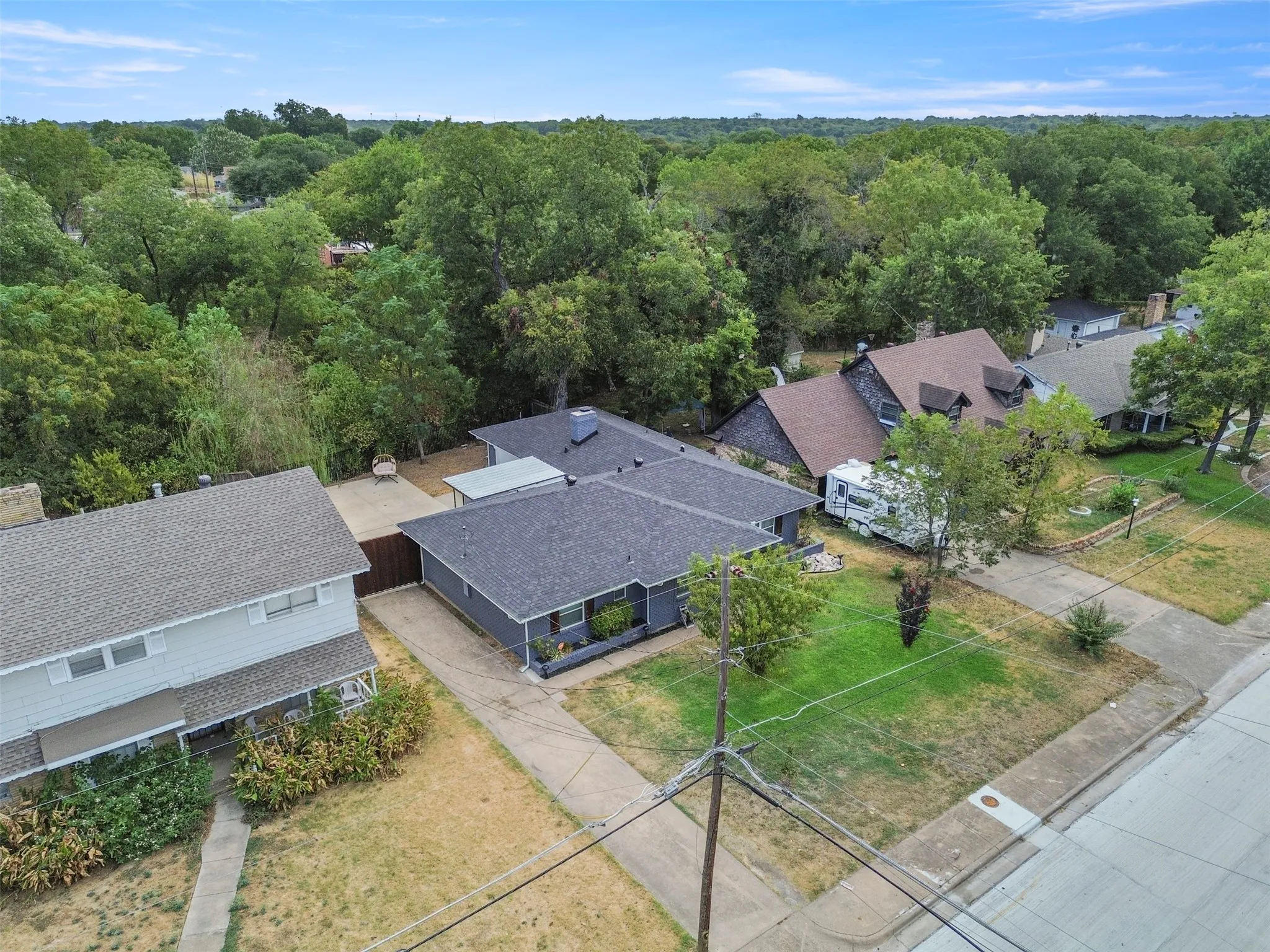 Single Family Residence For Sale in Dallas County , 5810 Caracas Drive, Dallas, Texas 75232, 3 Bedroom, 2 Bathroom, 2 Garage spaces, 1,537 Sqft, built in 1963, mls#21377296, Real Estate Agent in Dallas, Homes For Sale in Dallas county, Homes For Sale in Dallas, Realtor in Dallas Texas, Real Estate Brokerage Independent Realty Texas, Luminita Cordes Realtor